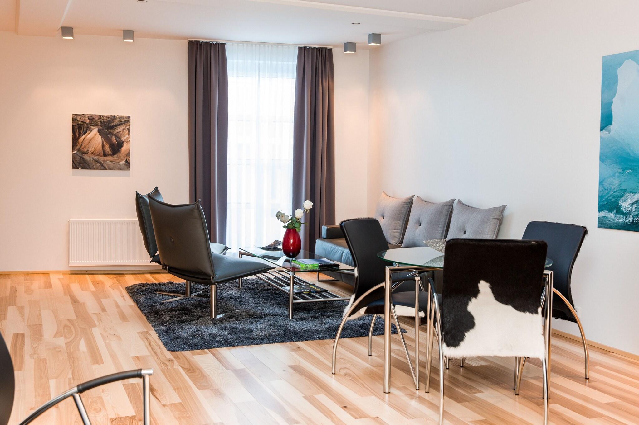 Junior Suite Queen Size Bed