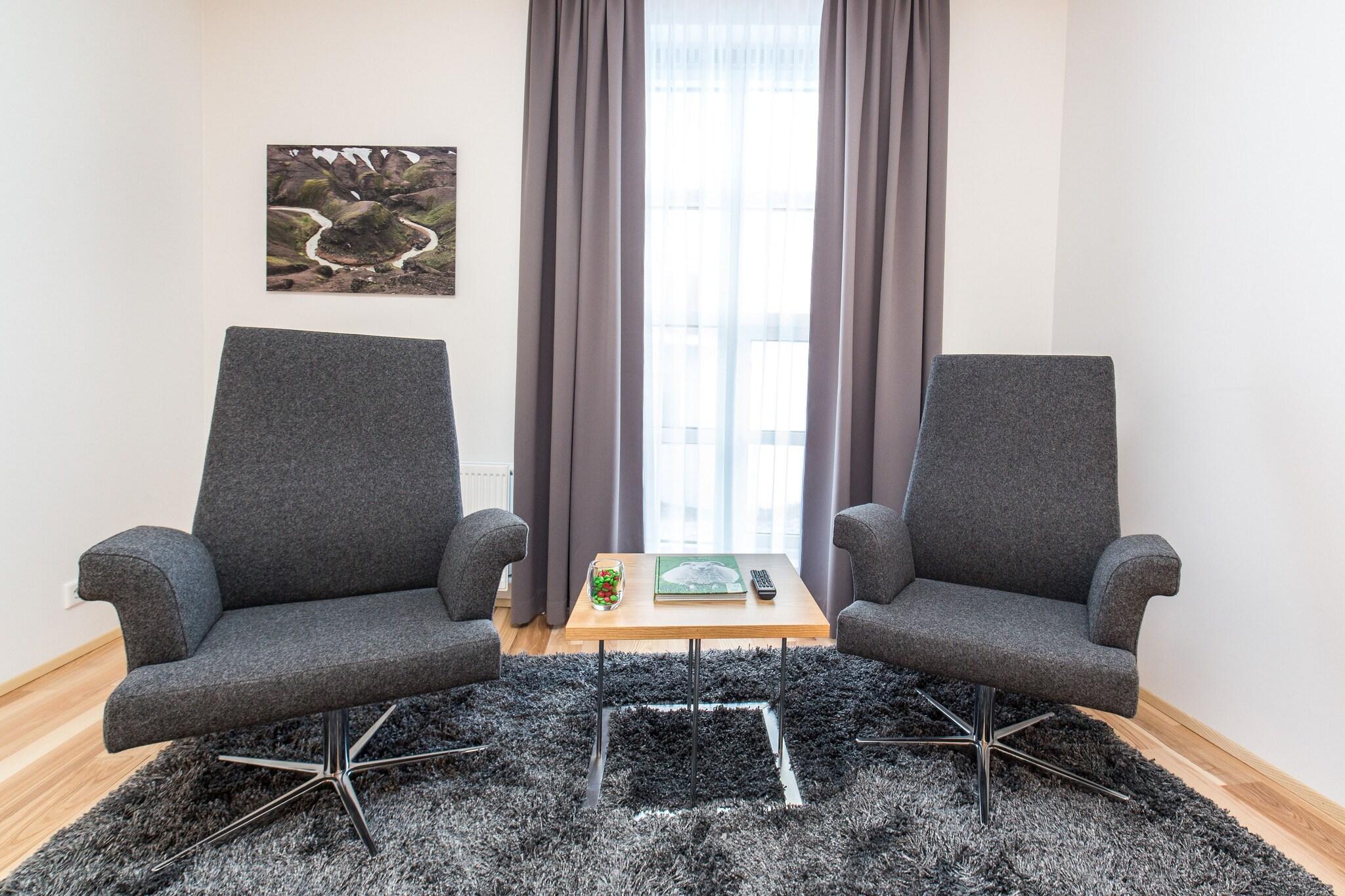 Junior Suite Queen Size Bed