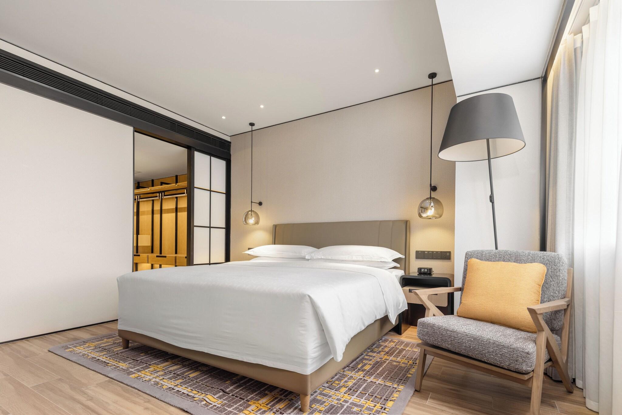 Double Executive King Bed