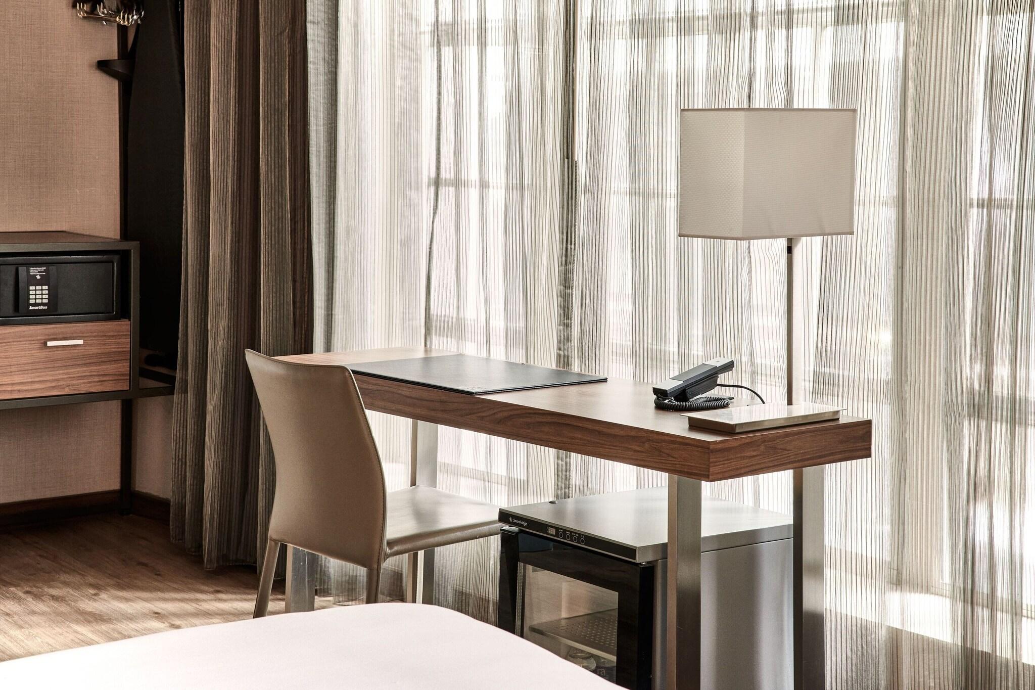 Double City View King Bed