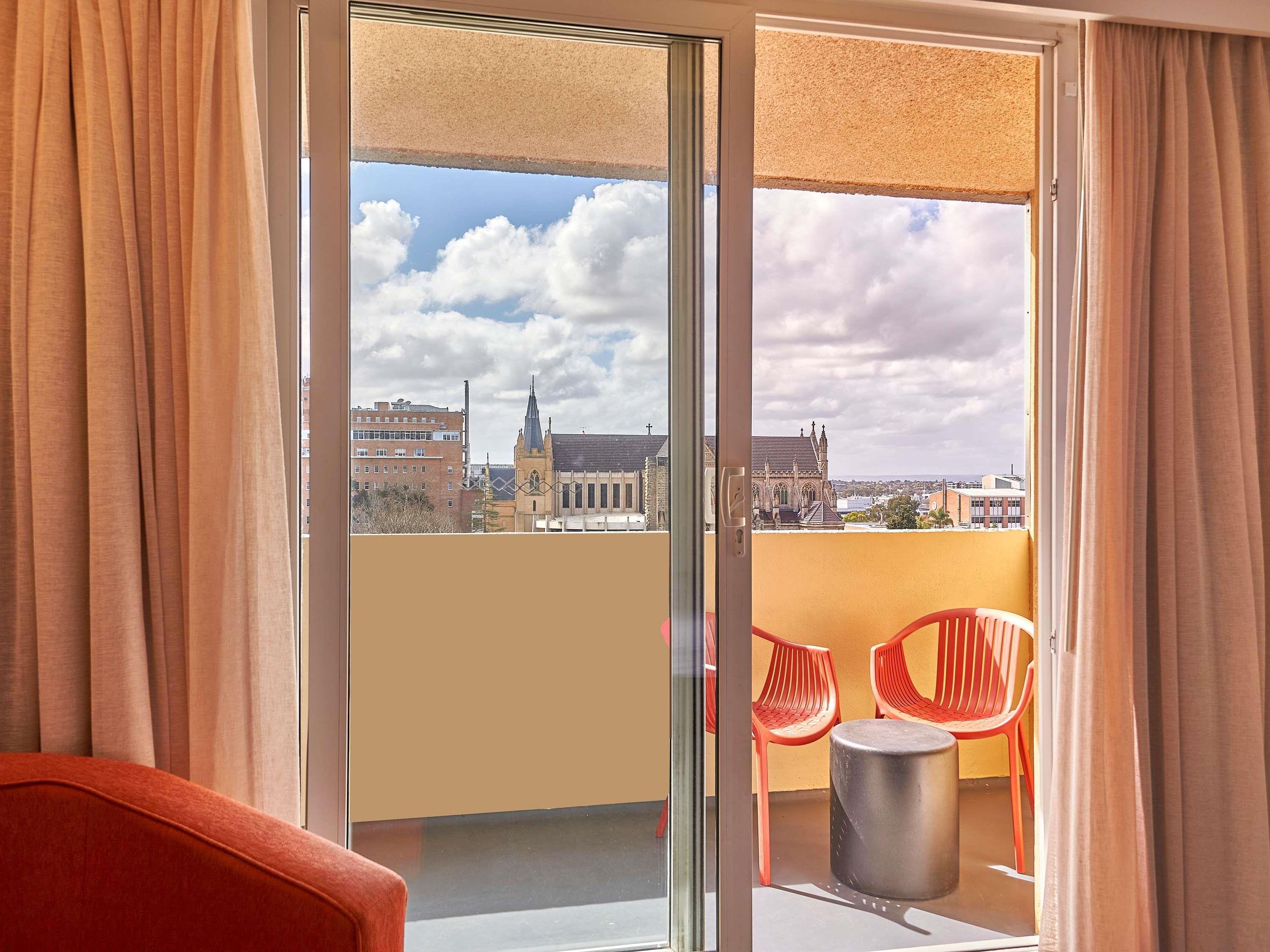 Double Deluxe Queen Bed