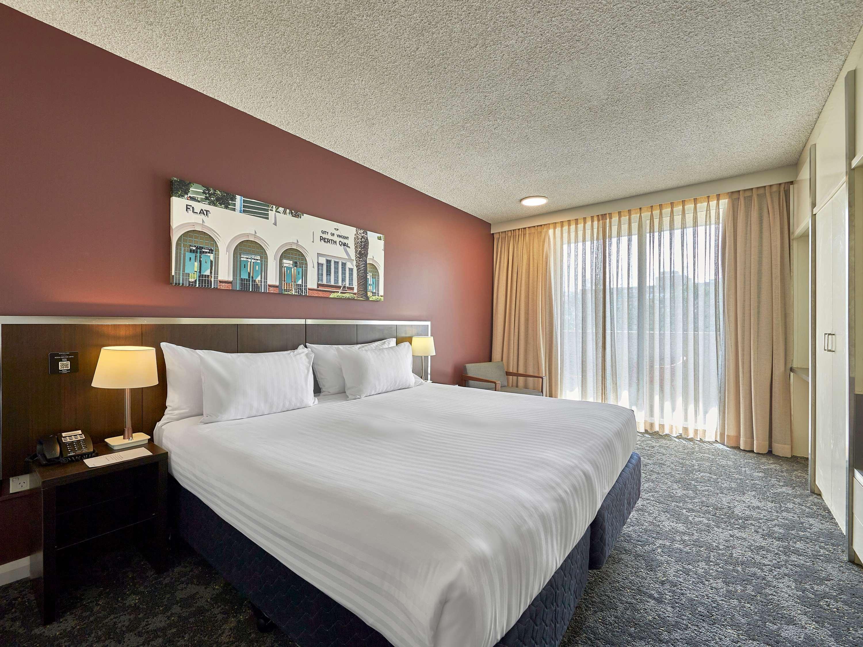 Double Deluxe Queen Bed