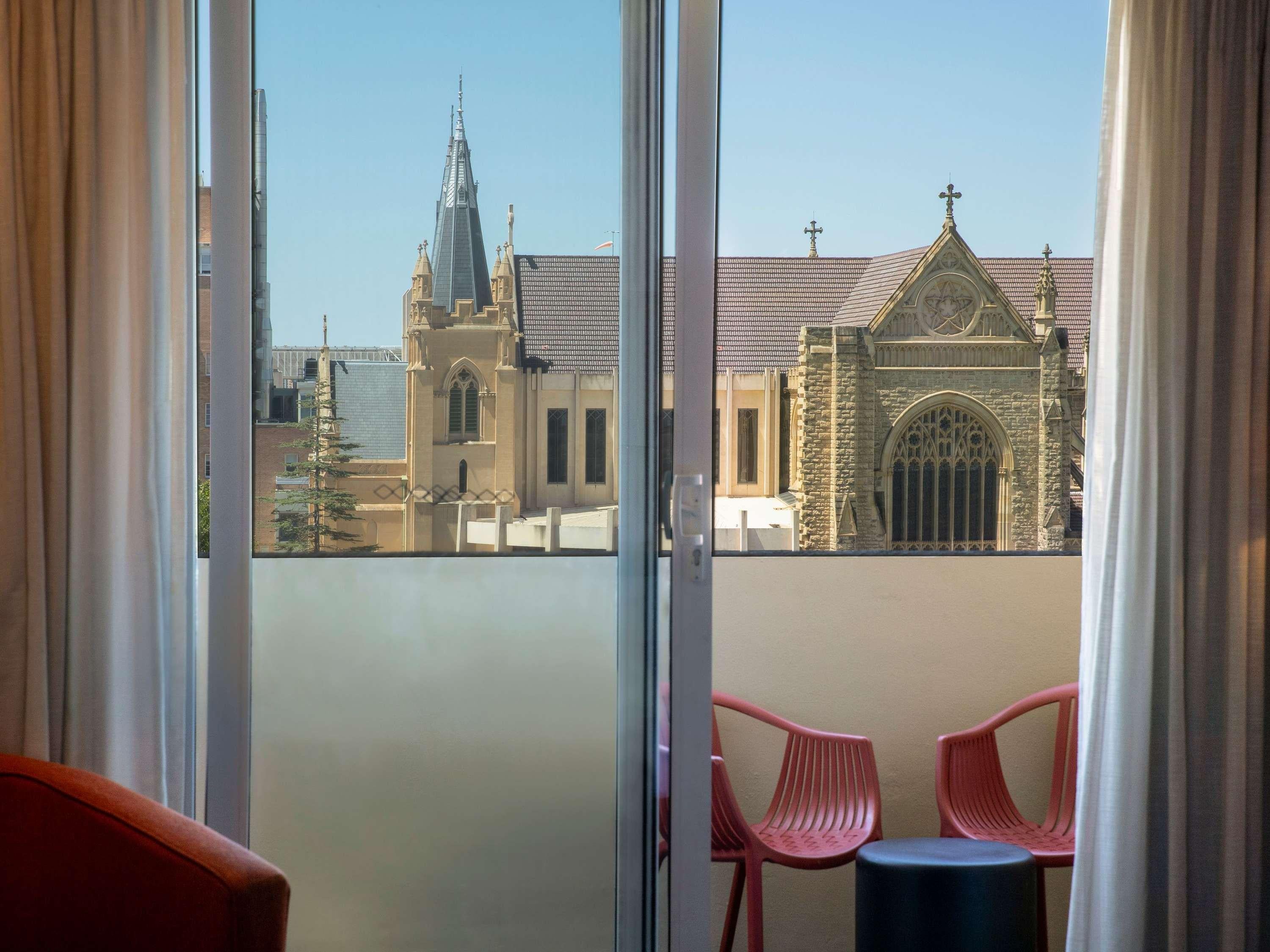 Double Deluxe Queen Bed