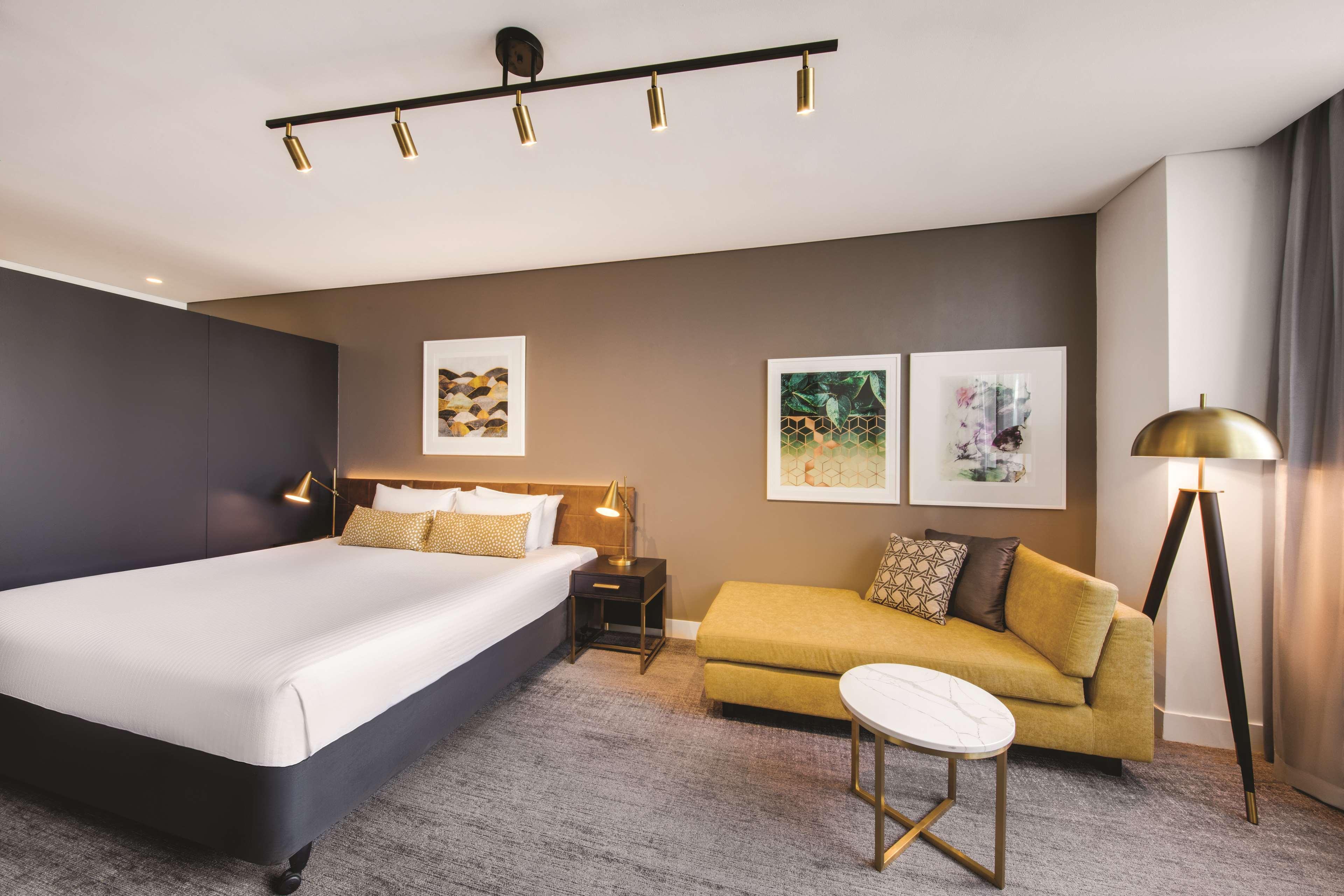 Double Guest Room Queen Bed