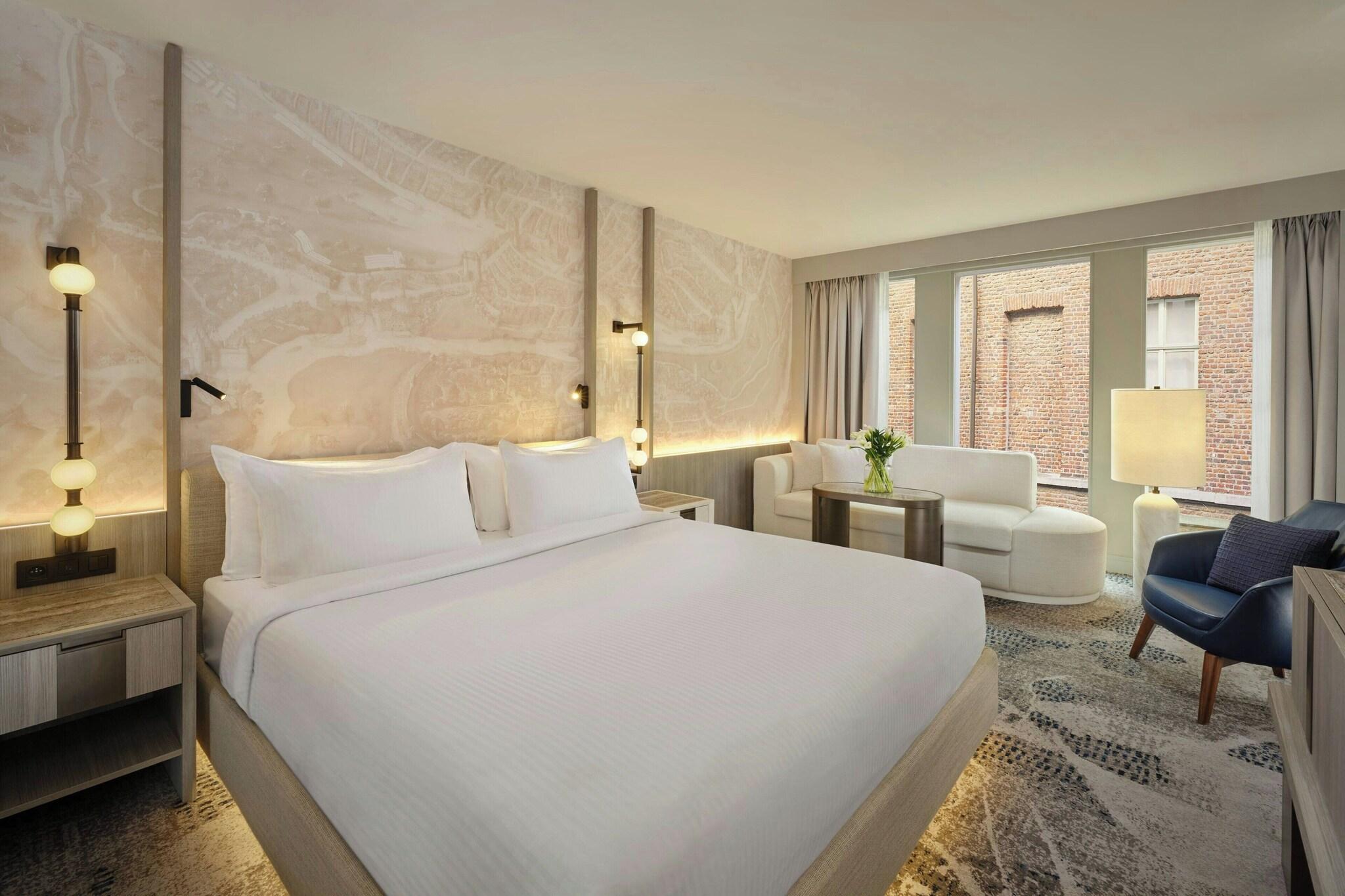 Double Deluxe King Bed