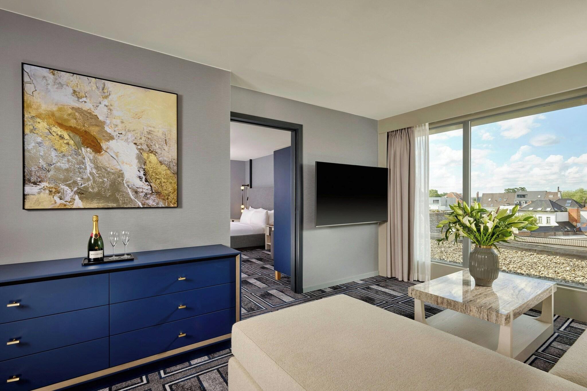 Suite King Size Bed