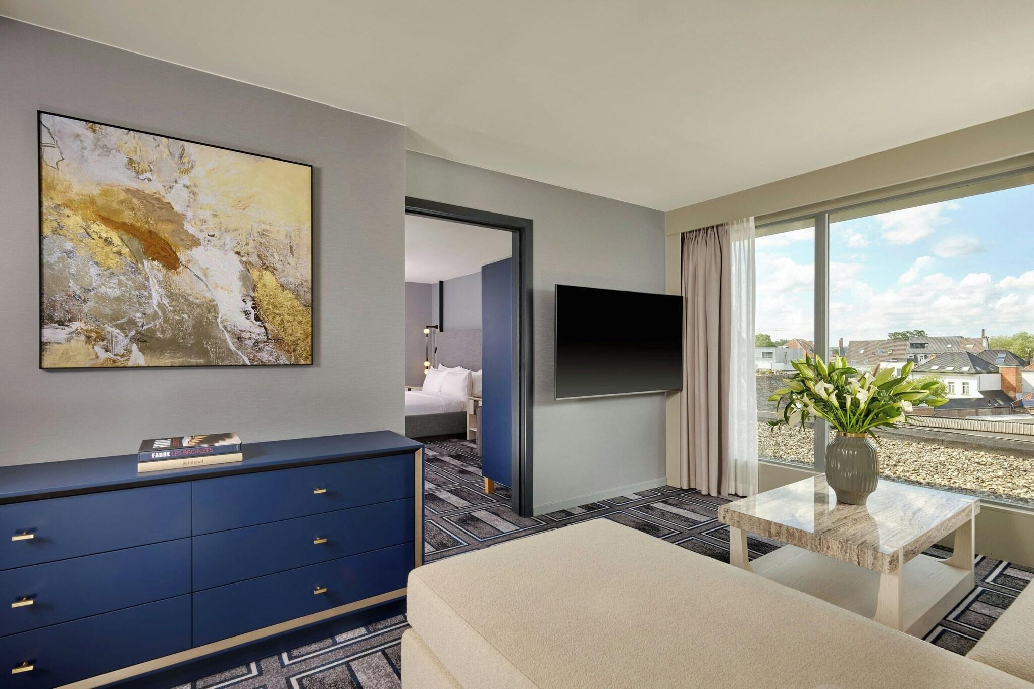Suite King Size Bed