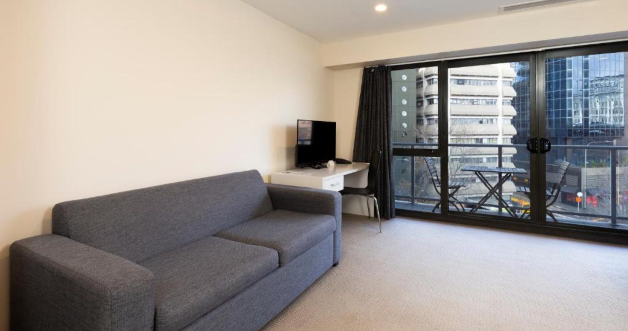 Apartment City View Queen Bed