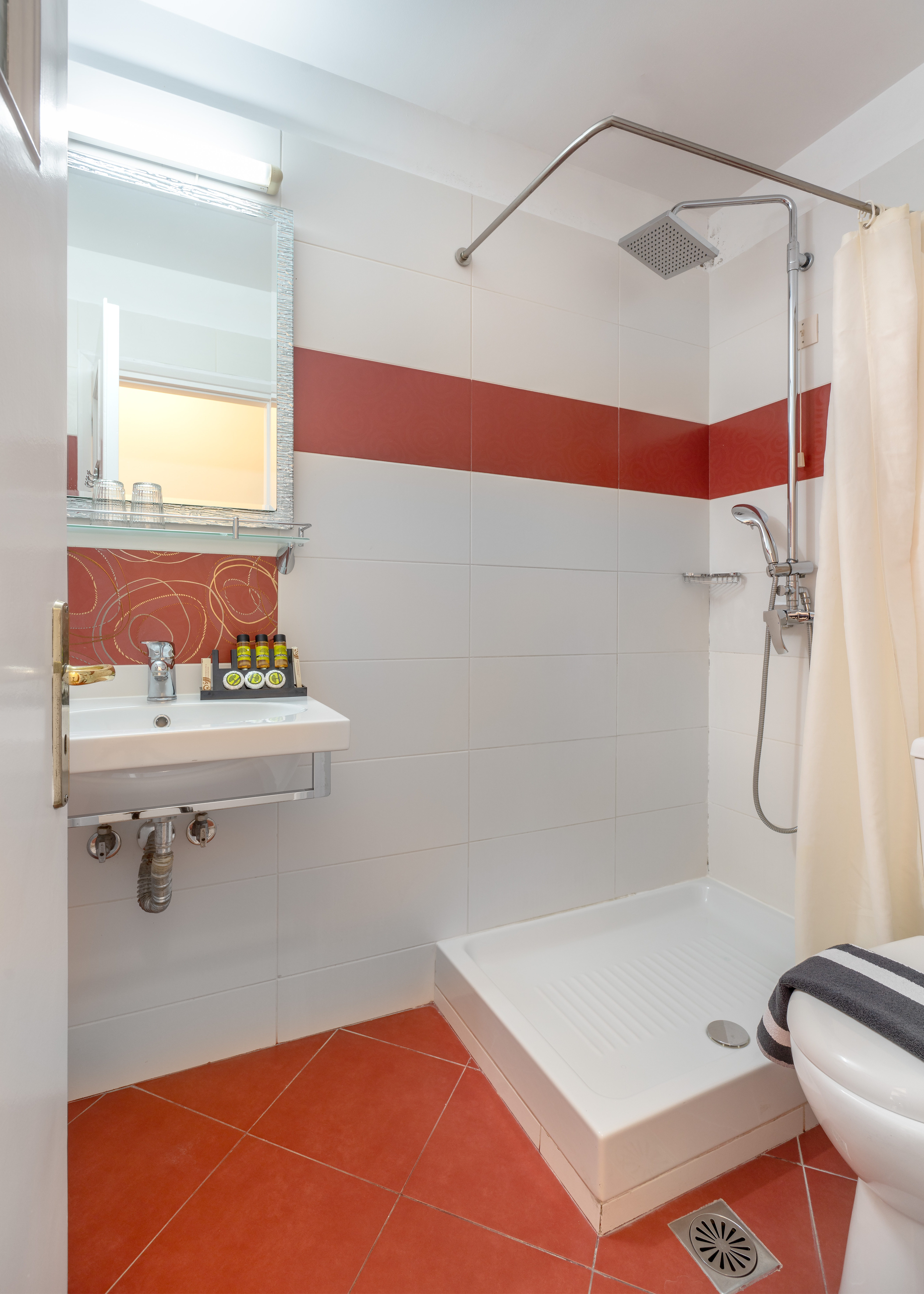 Double or Twin Standard