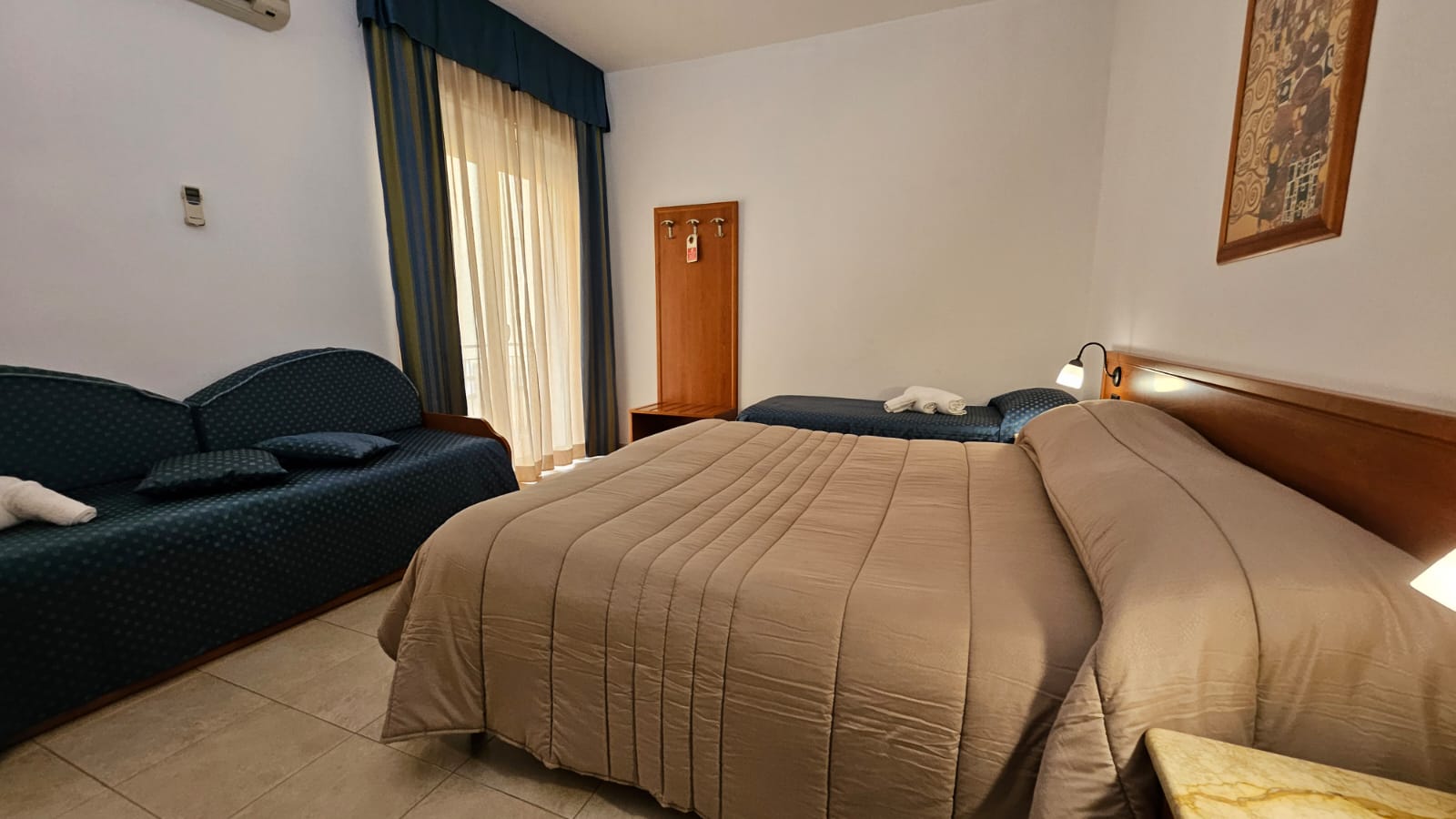 Quadruple One Bedroom One Bathroom