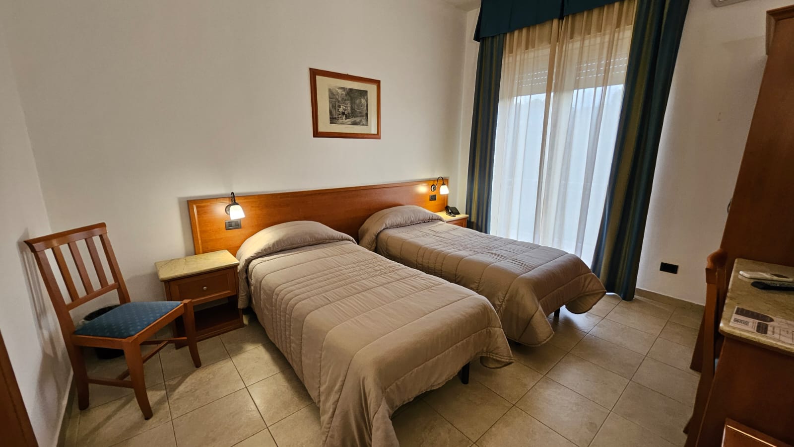 Double or Twin Deluxe One Bed