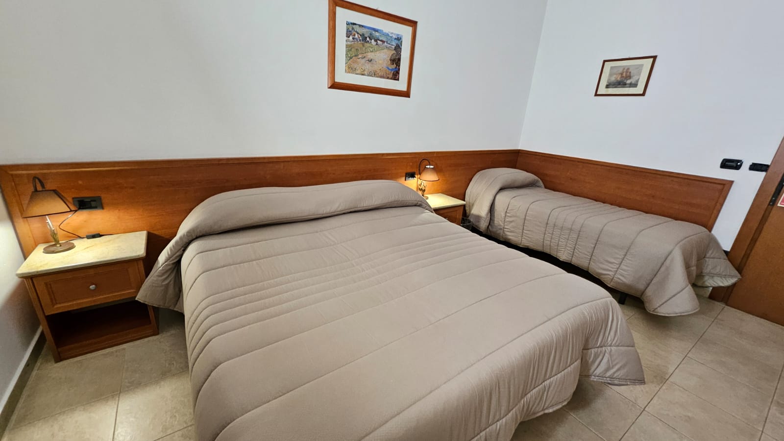 Twin One Bedroom One Bathroom