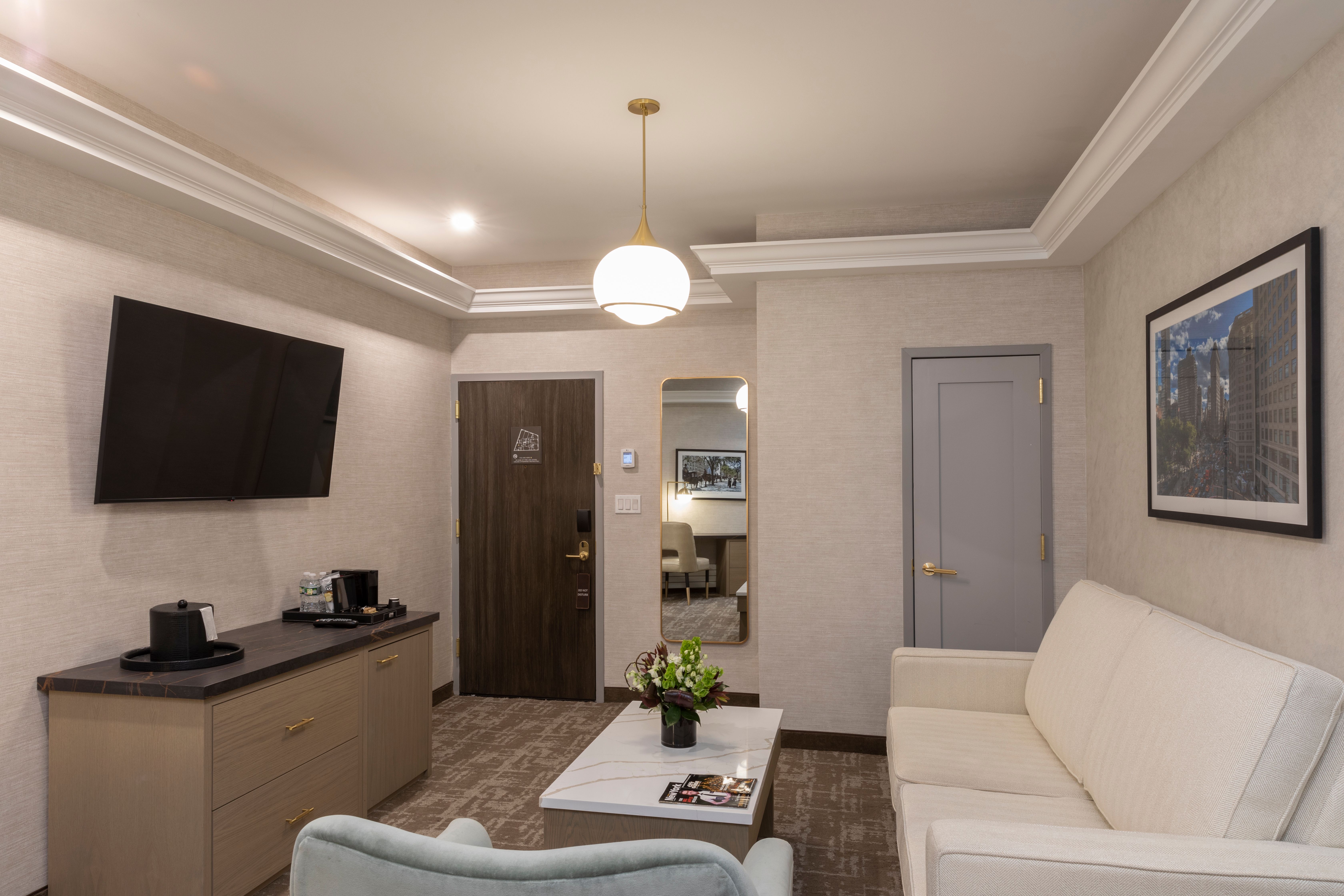 Junior Suite Deluxe King Bed