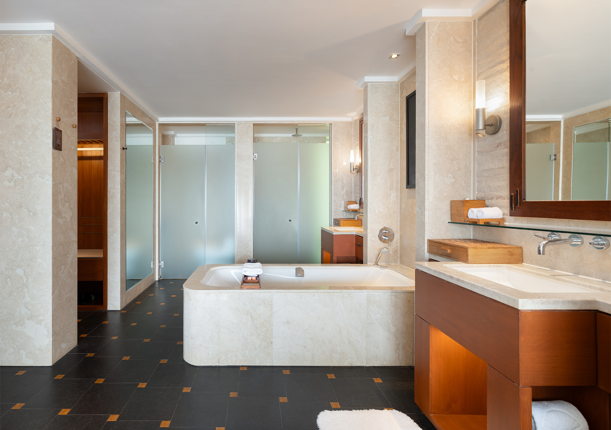 Suite Ocean View King Bed