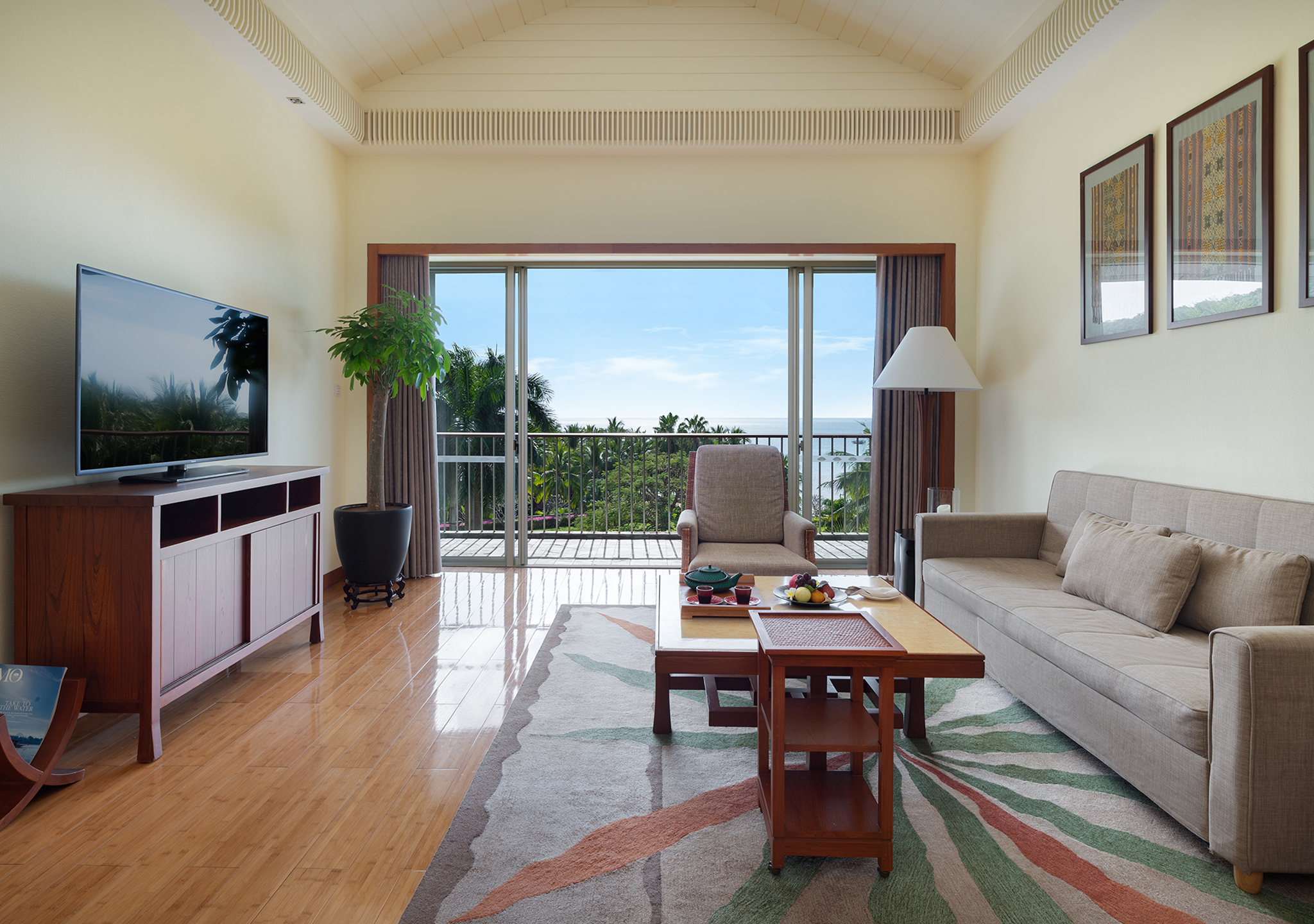 Suite Ocean View King Bed