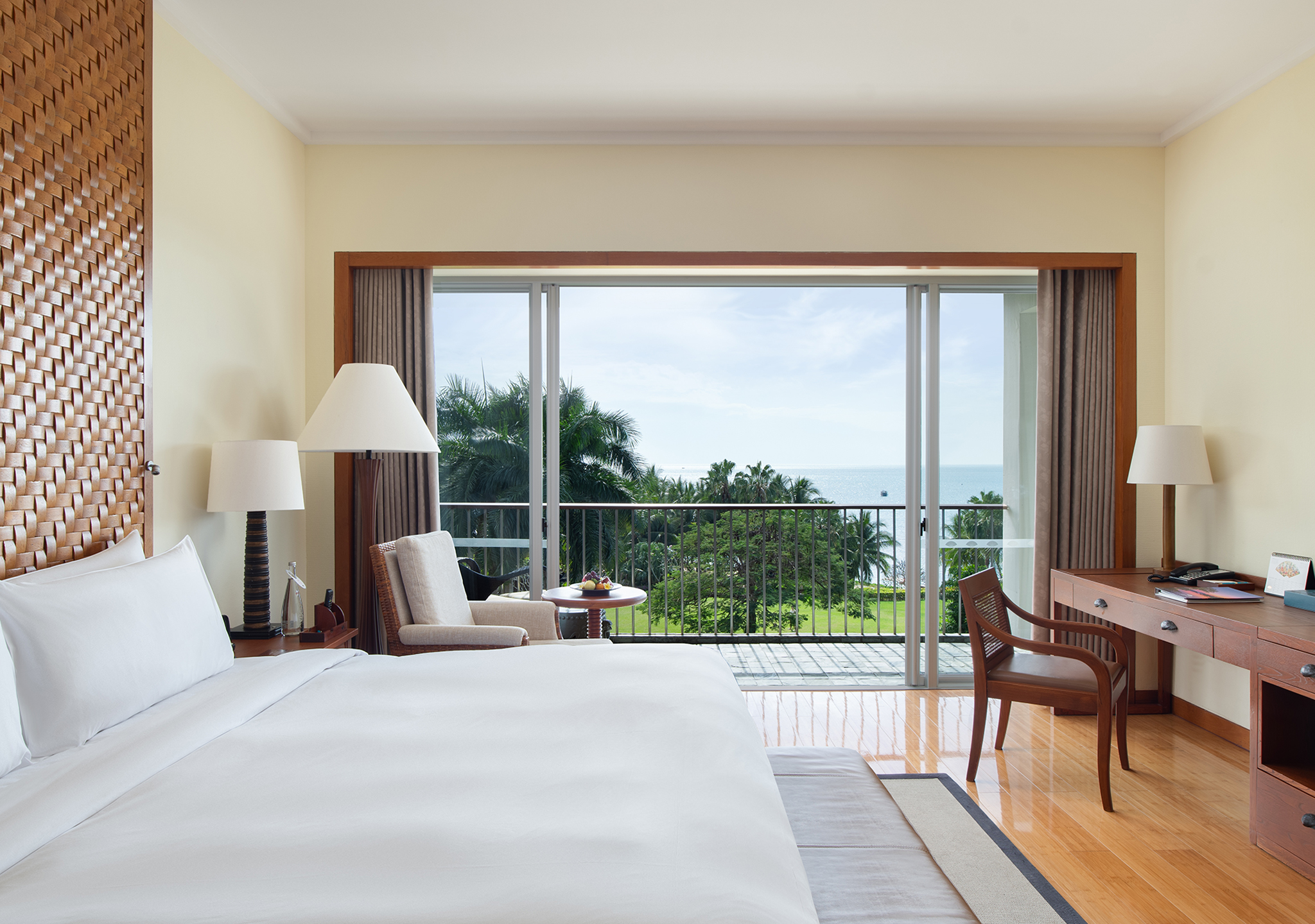 Suite Ocean View King Bed