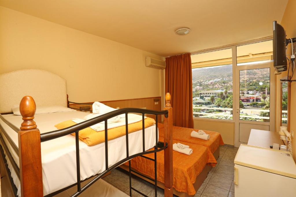 Family Room Garden View