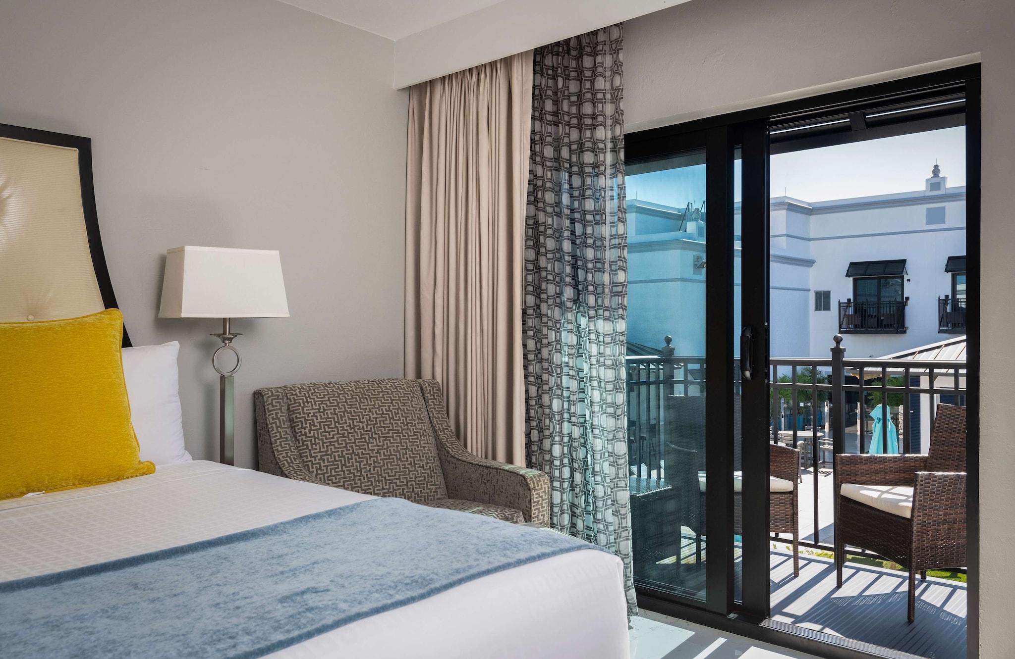 Double Deluxe Pool View