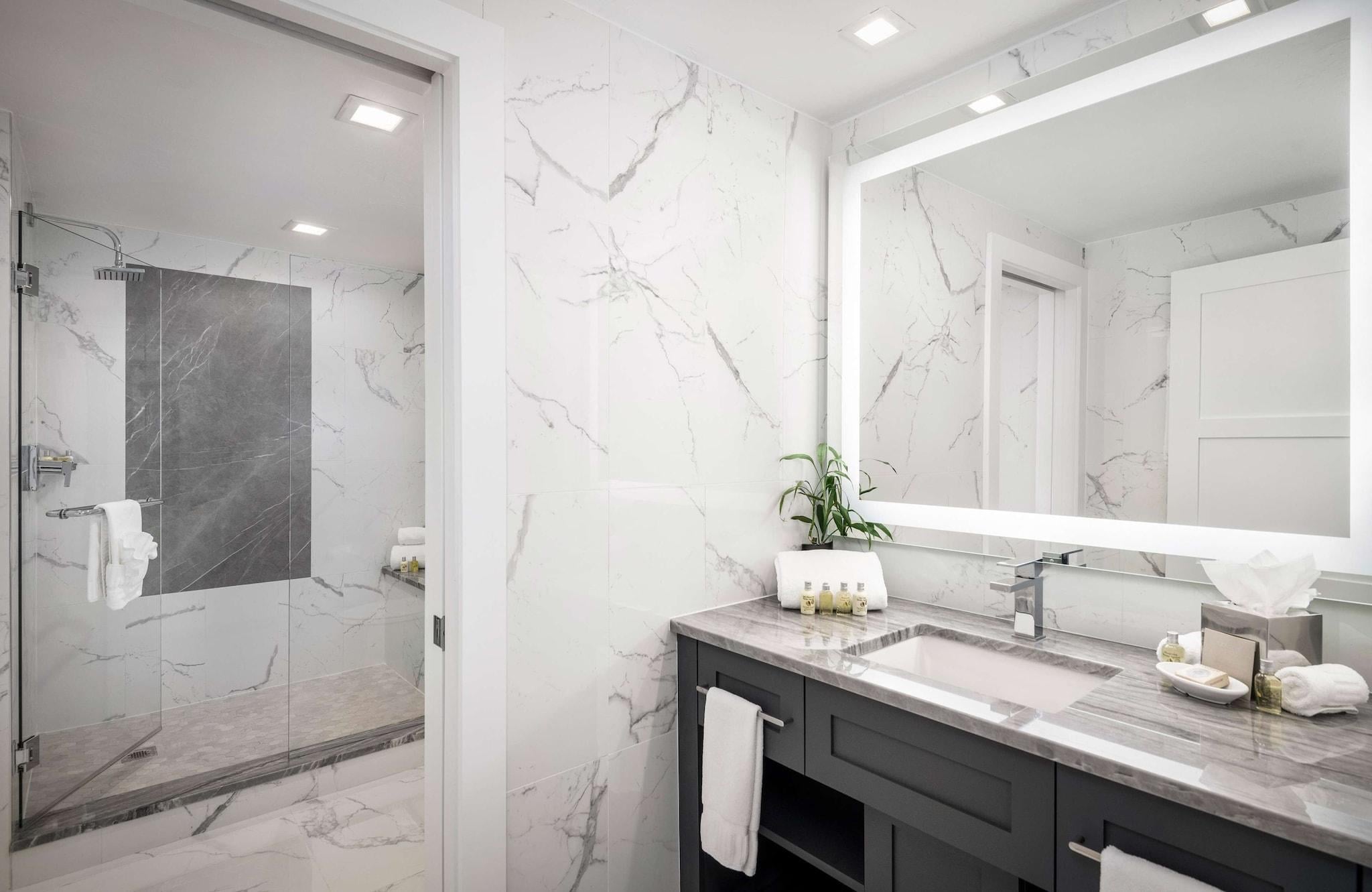 Double Accessible with Views