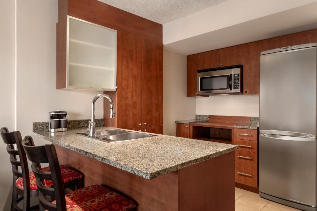 Suite Premium Queen Bed