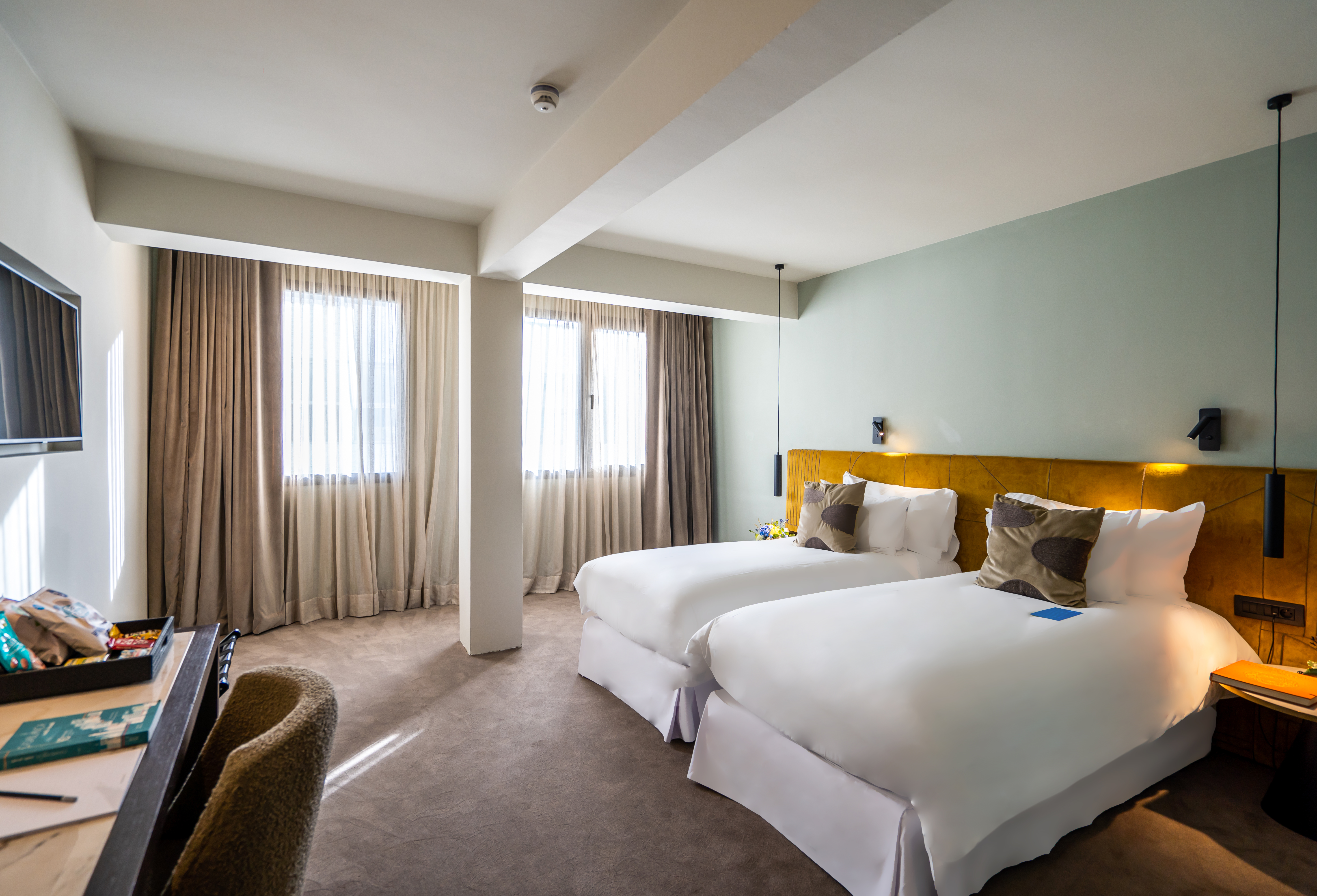 Double Deluxe Two Beds