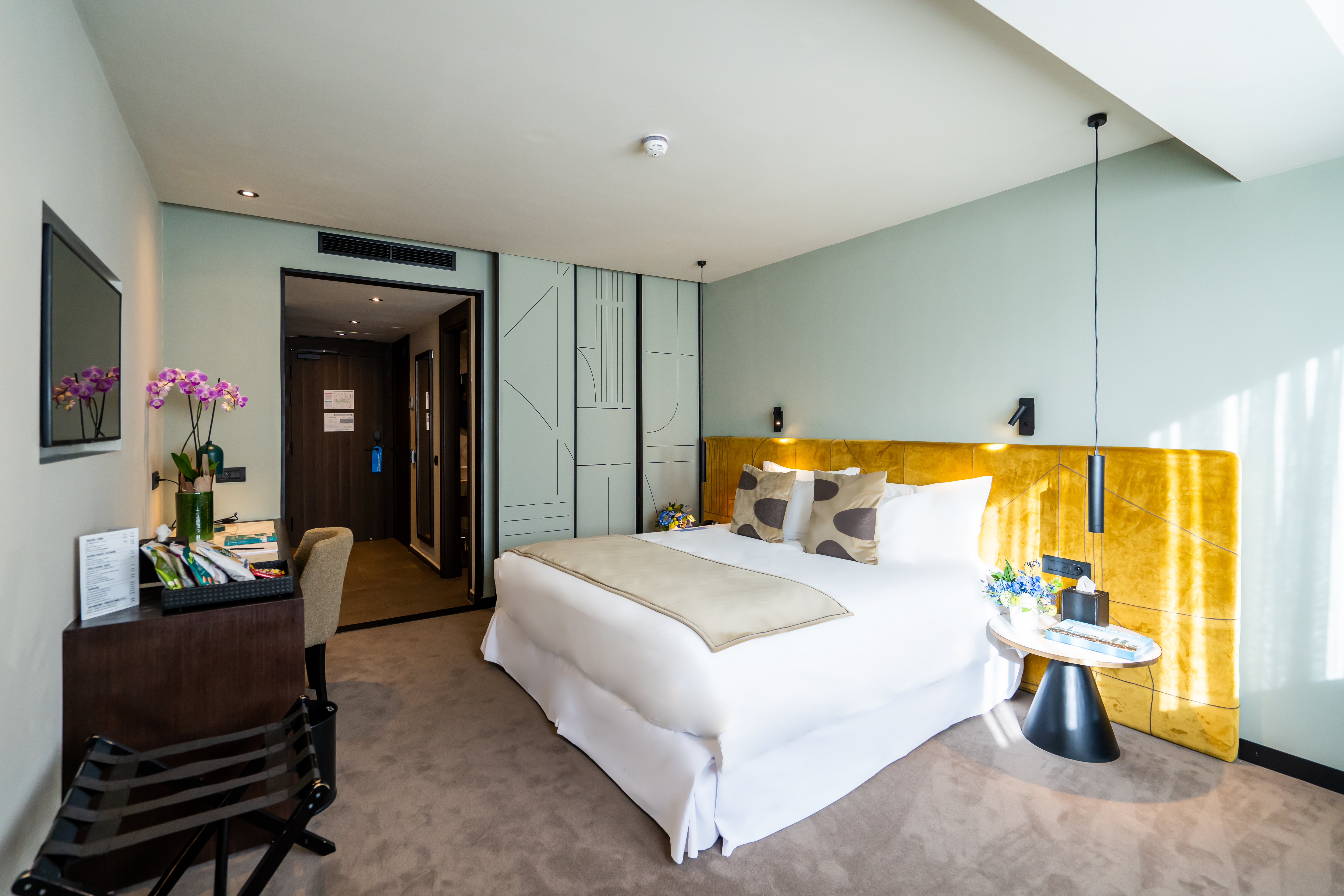 Double Deluxe Two Beds