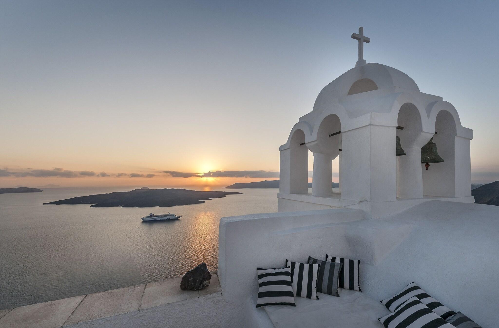 Double Queen Size Bed