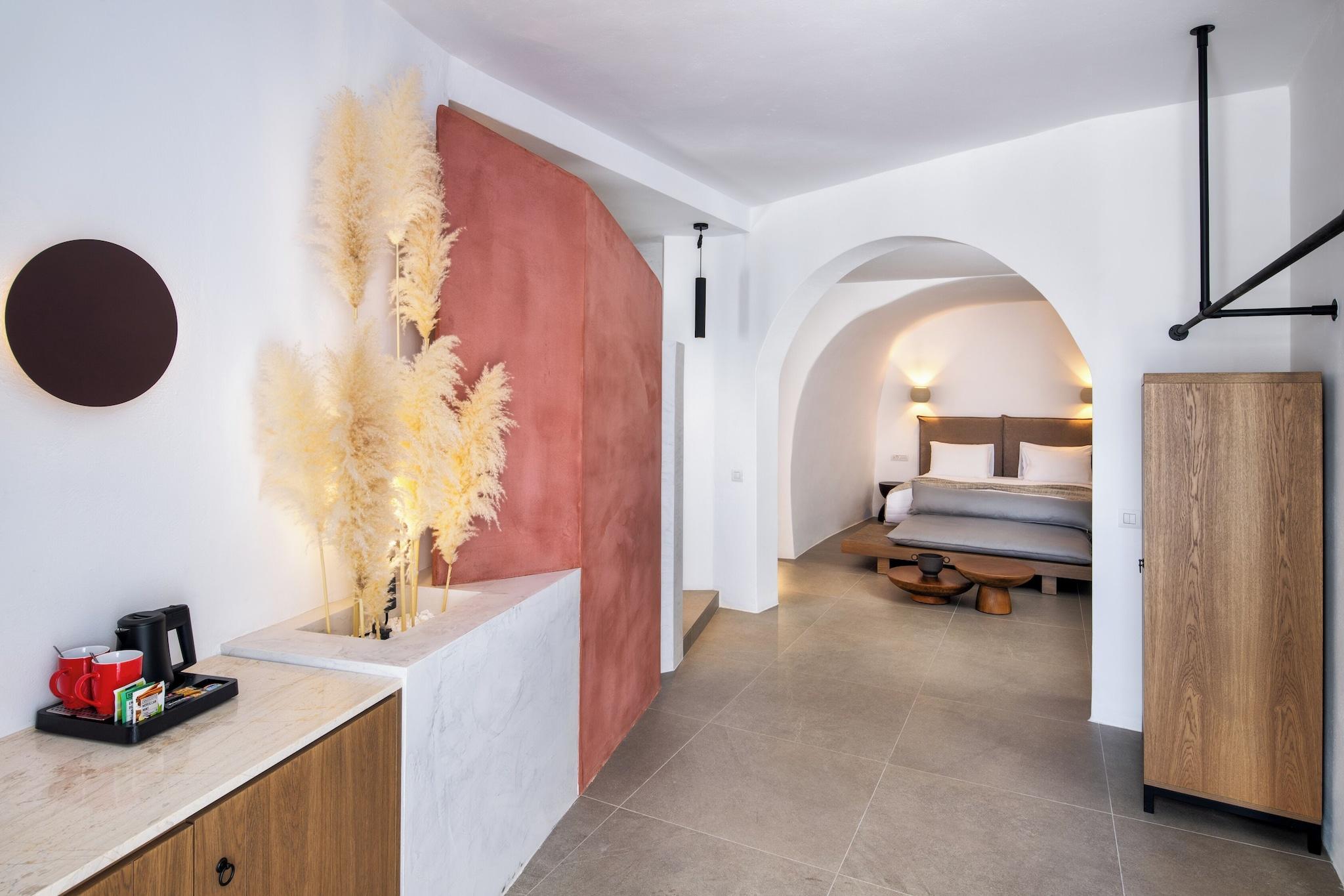 Cave Superior with Views