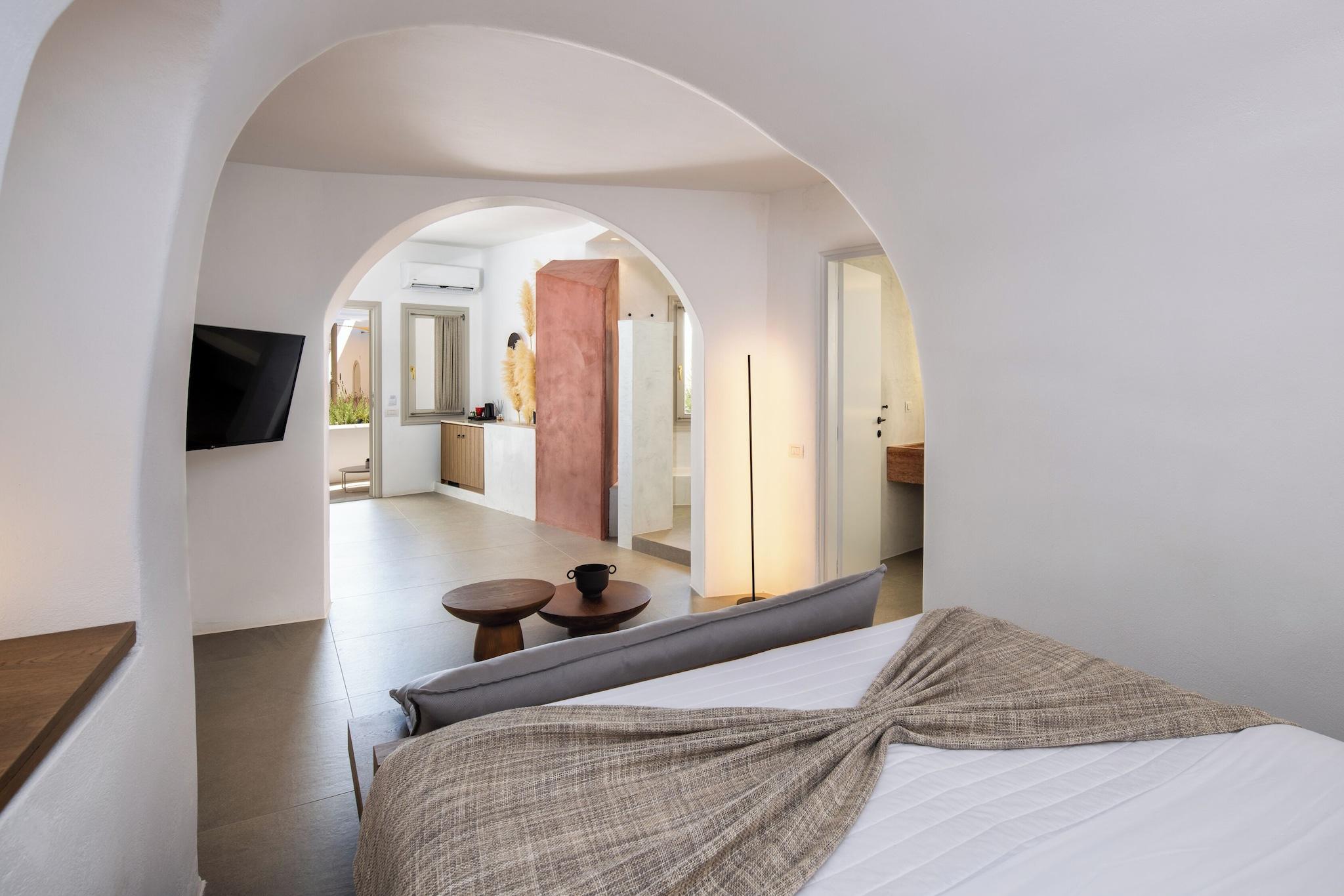 Cave Superior with Views