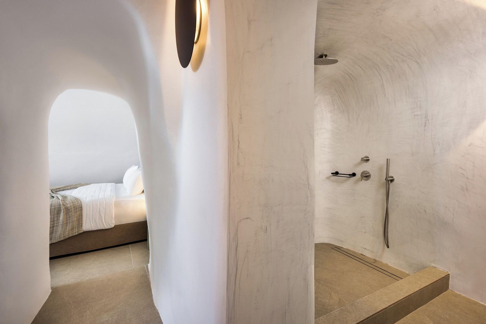 Cave Superior with Views