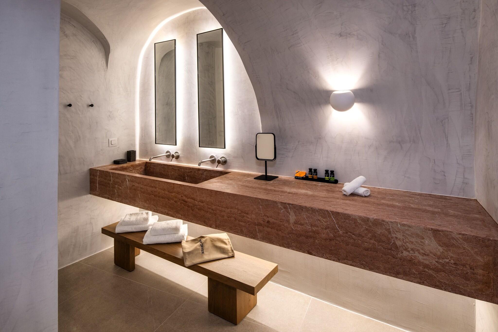 Cave Superior with Views