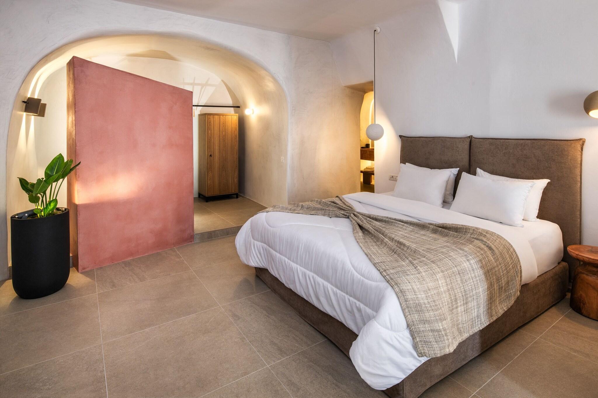 Cave Superior with Views