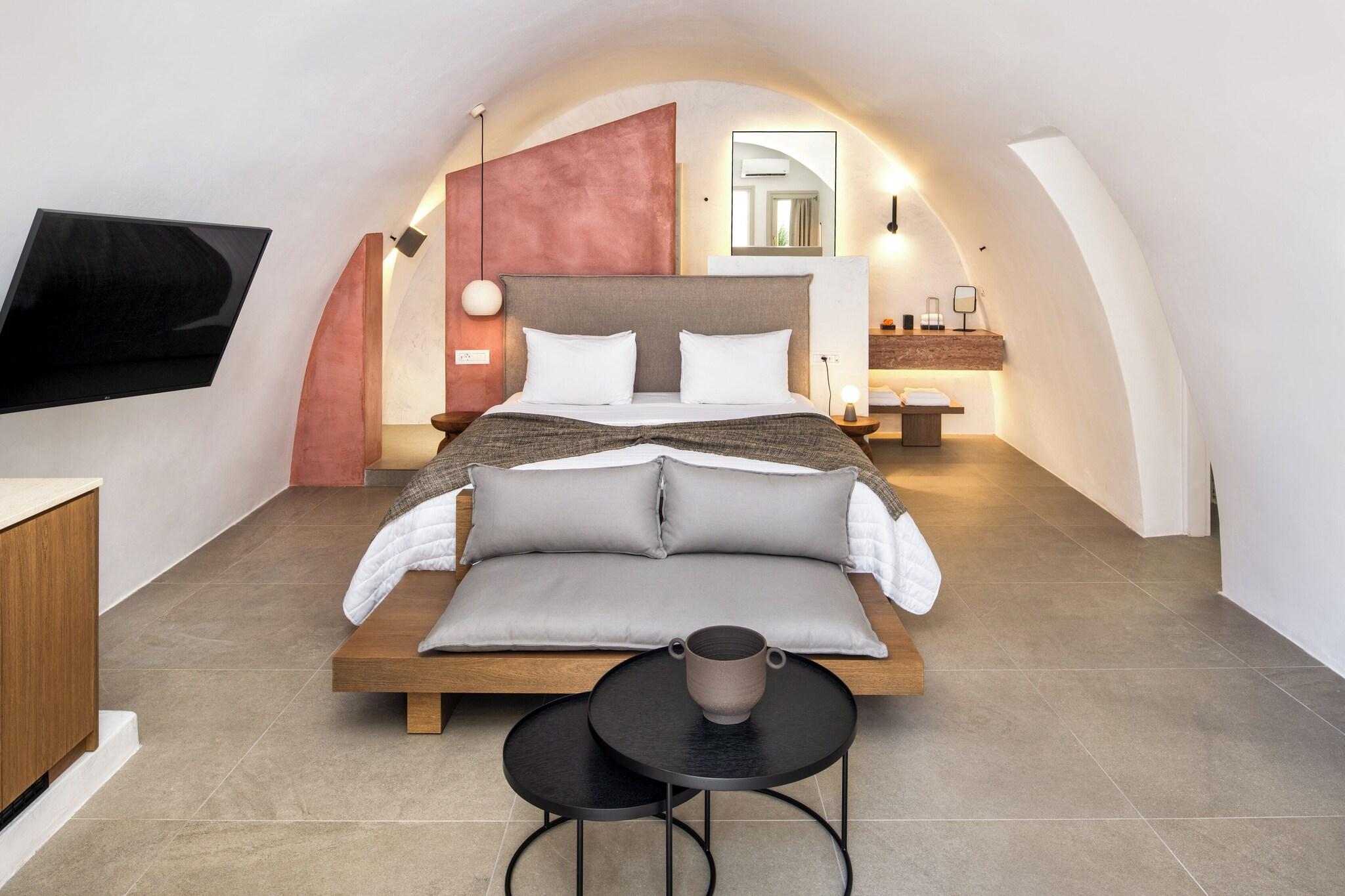 Cave Superior with Views