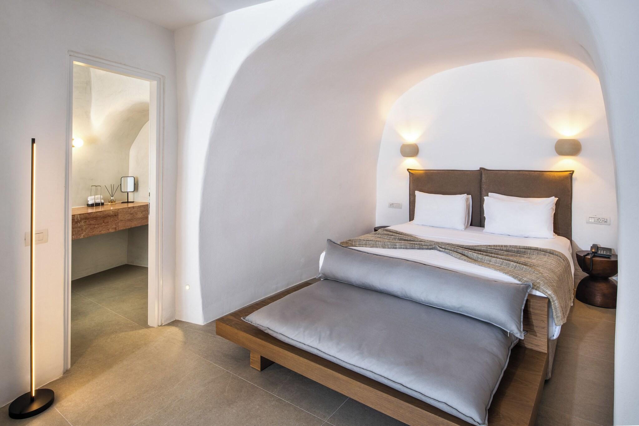 Cave Superior with Views