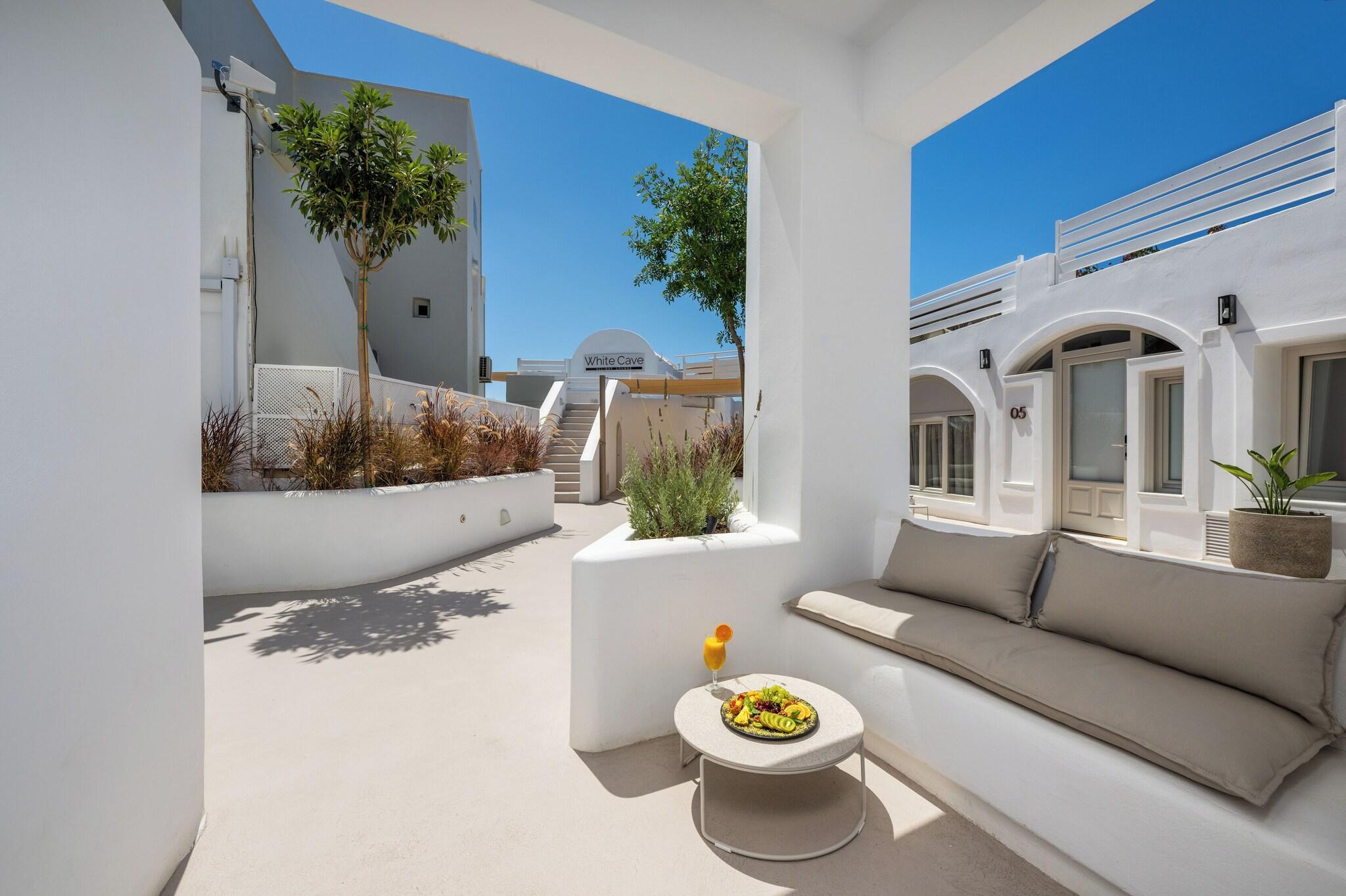 Cave Superior with Views