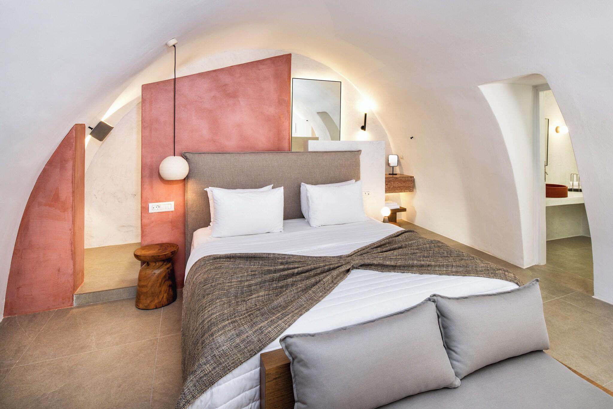 Cave Superior with Views