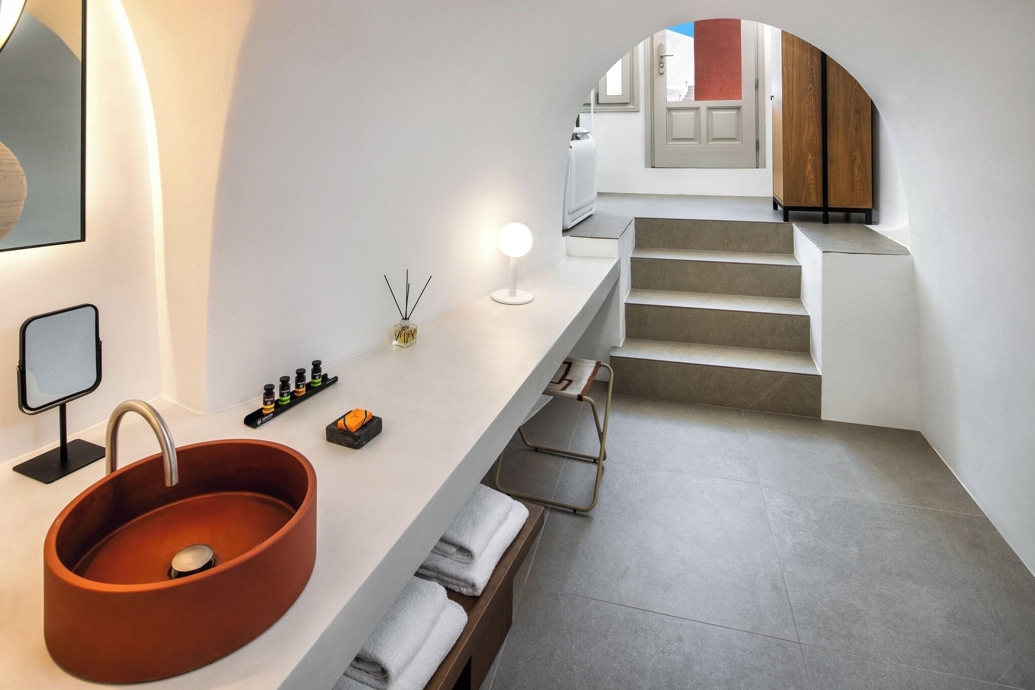 Cave Superior with Views