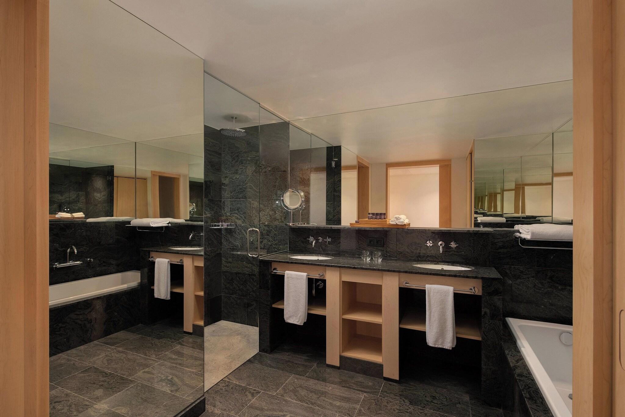 Double Premium with Views