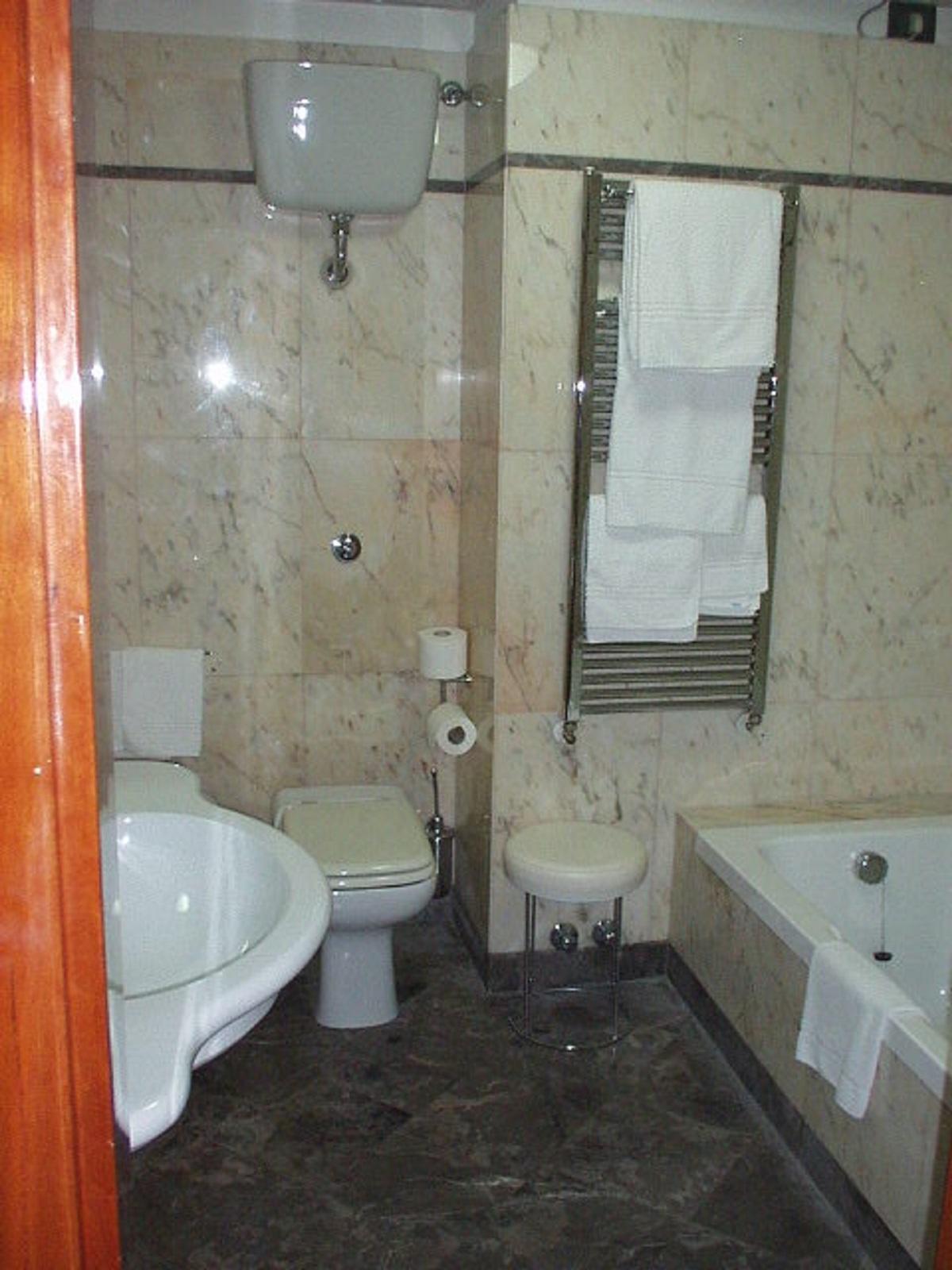 Double or Twin Standard