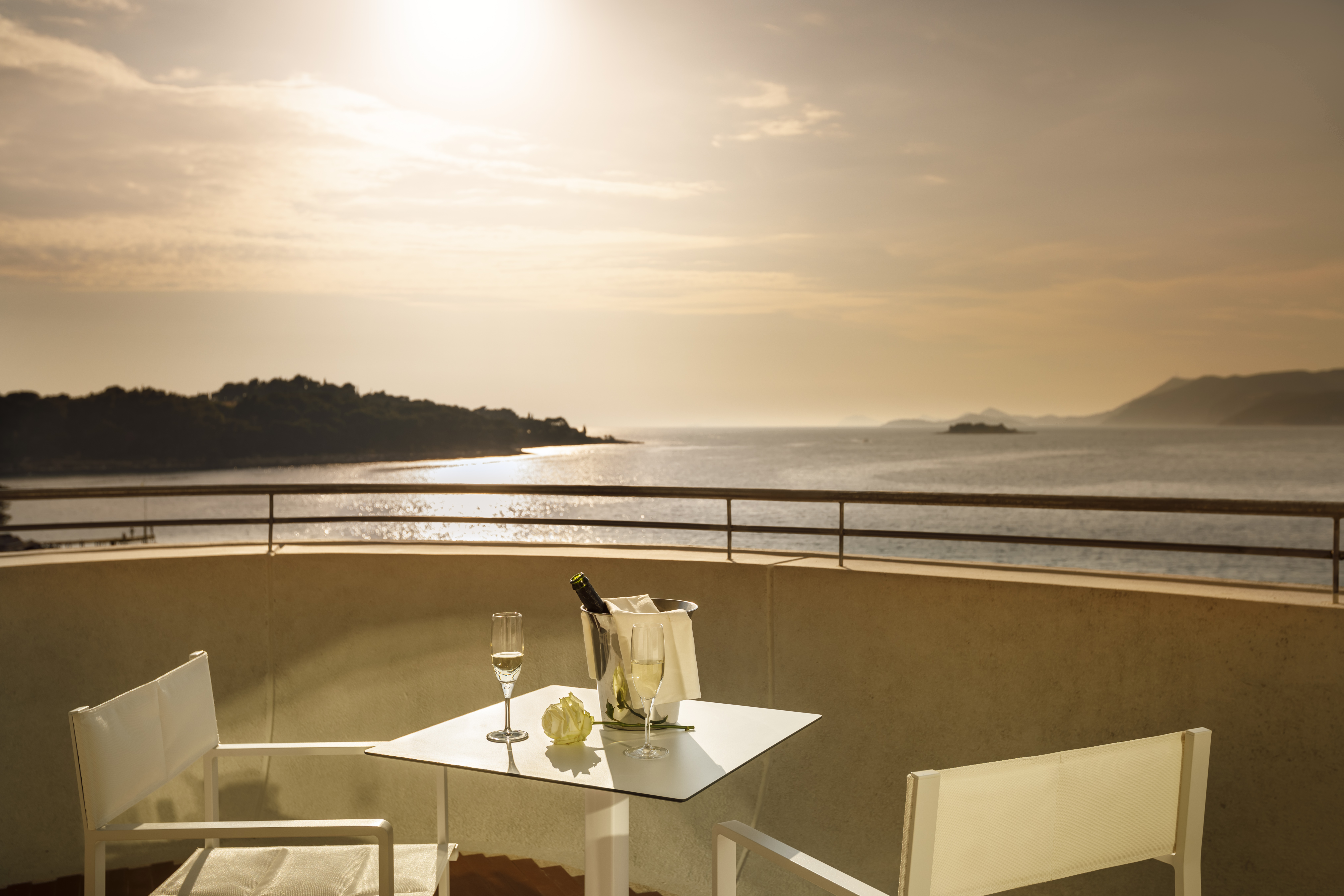 Junior Suite Sea View with Balcony