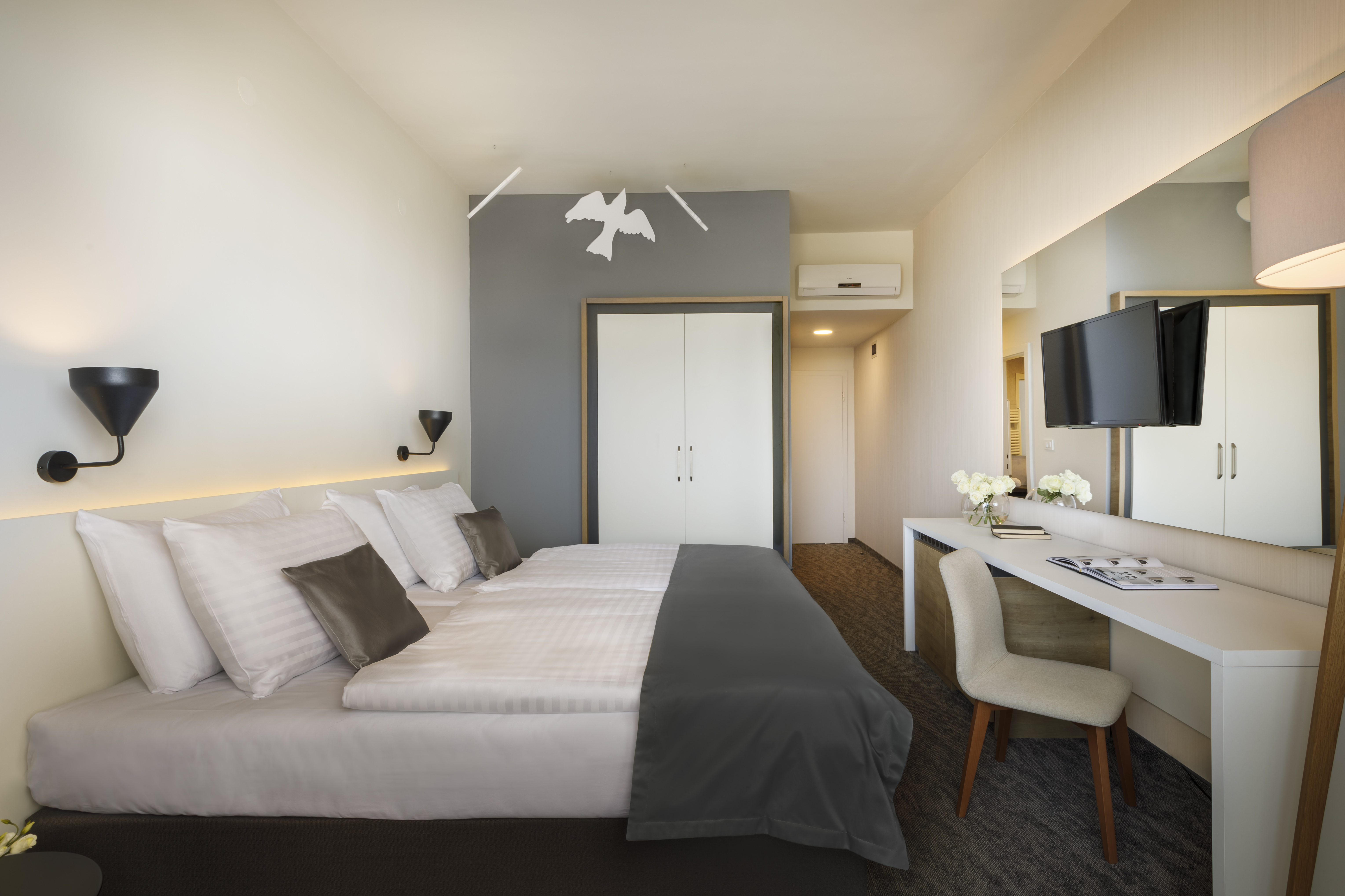 Twin Side Sea View with Balcony