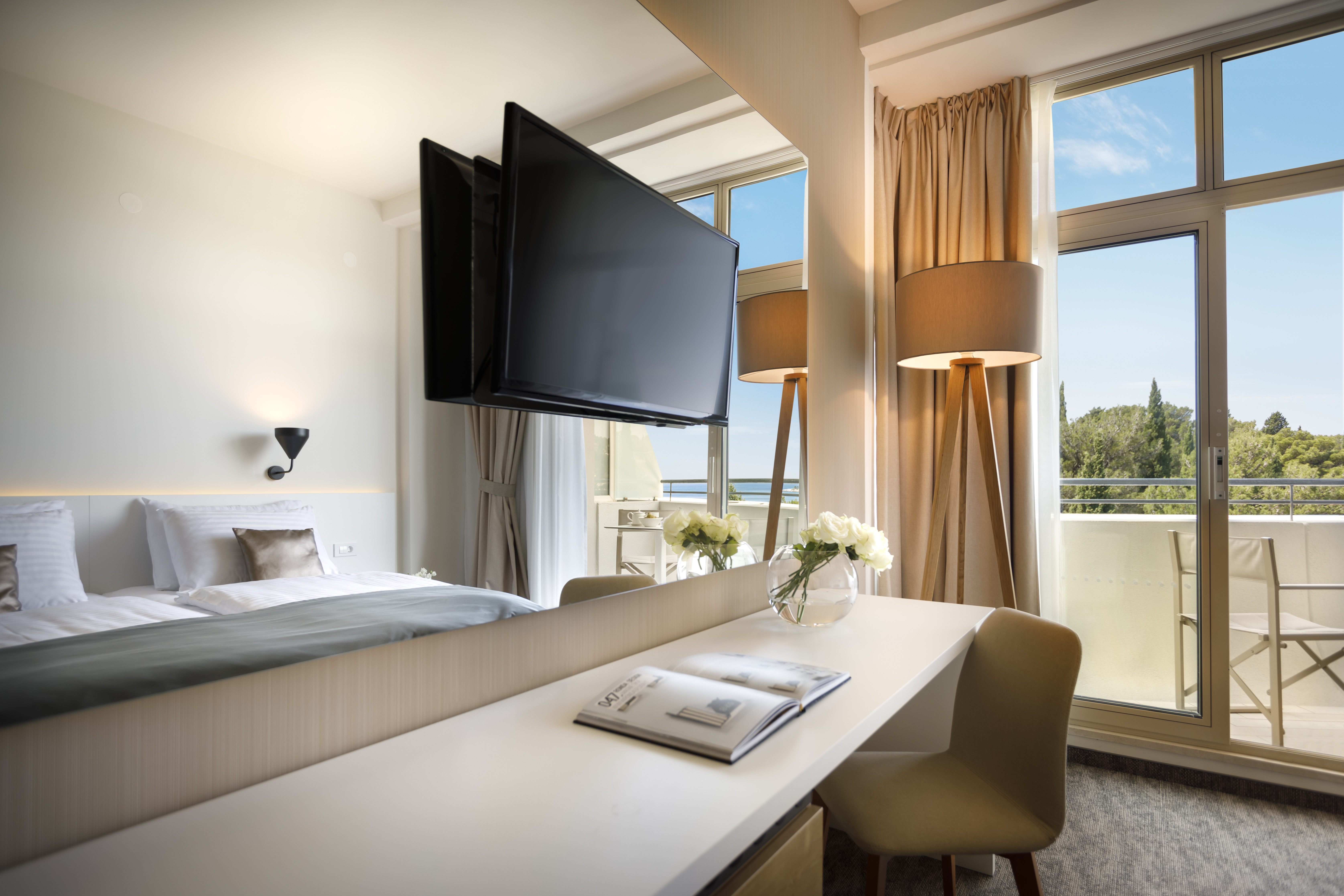 Twin Side Sea View with Balcony