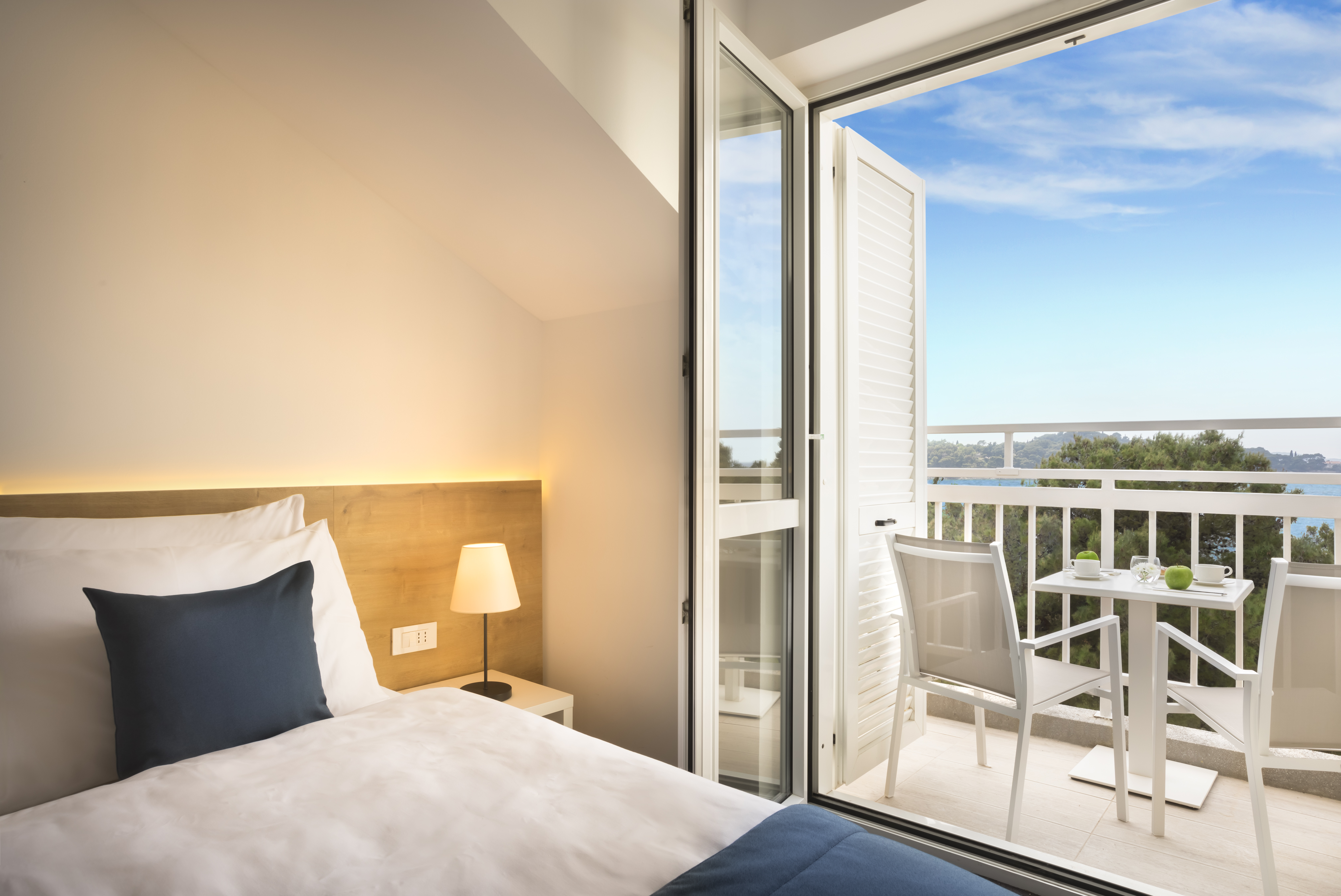 Twin Side Sea View with Balcony