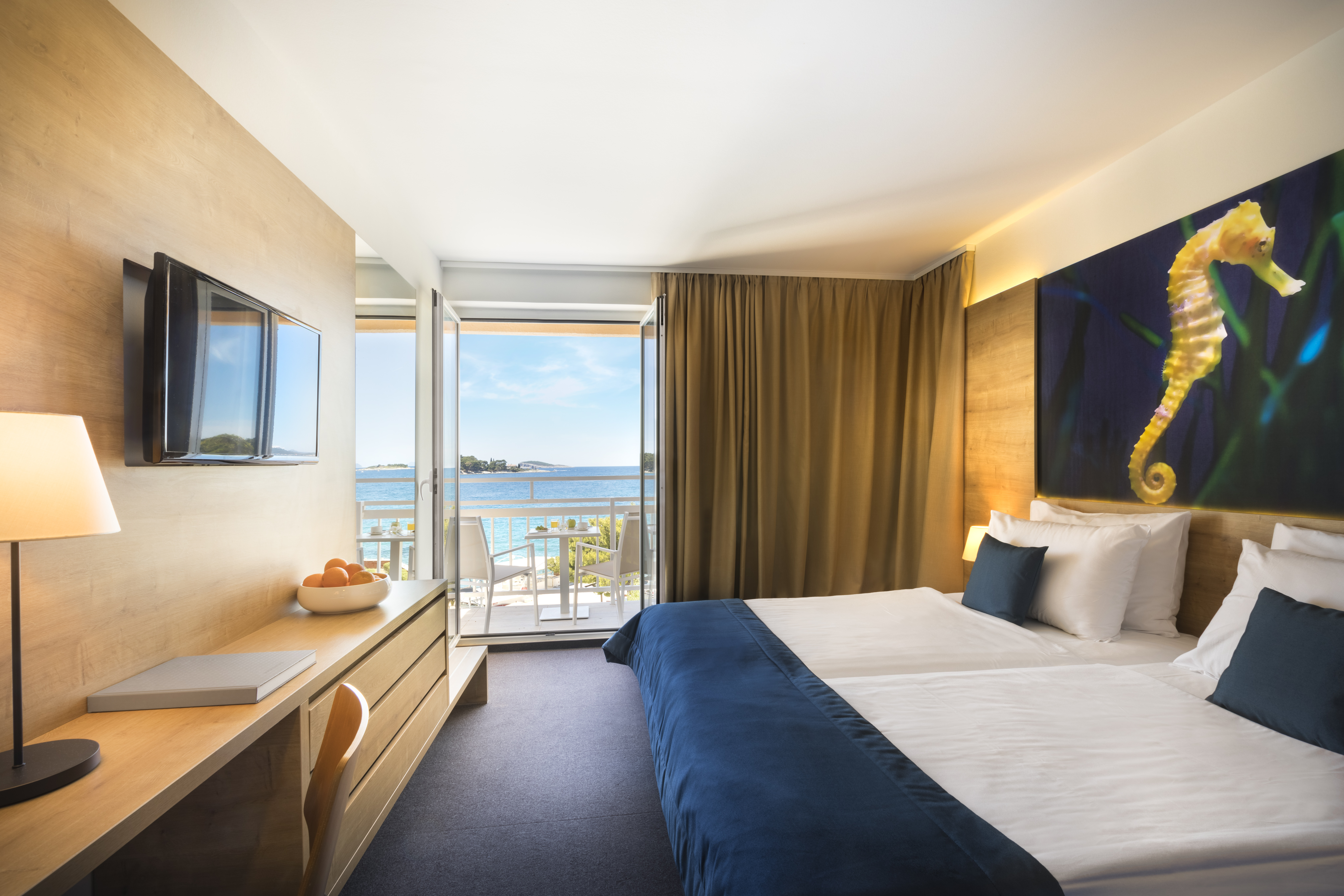 Twin Sea View with Balcony