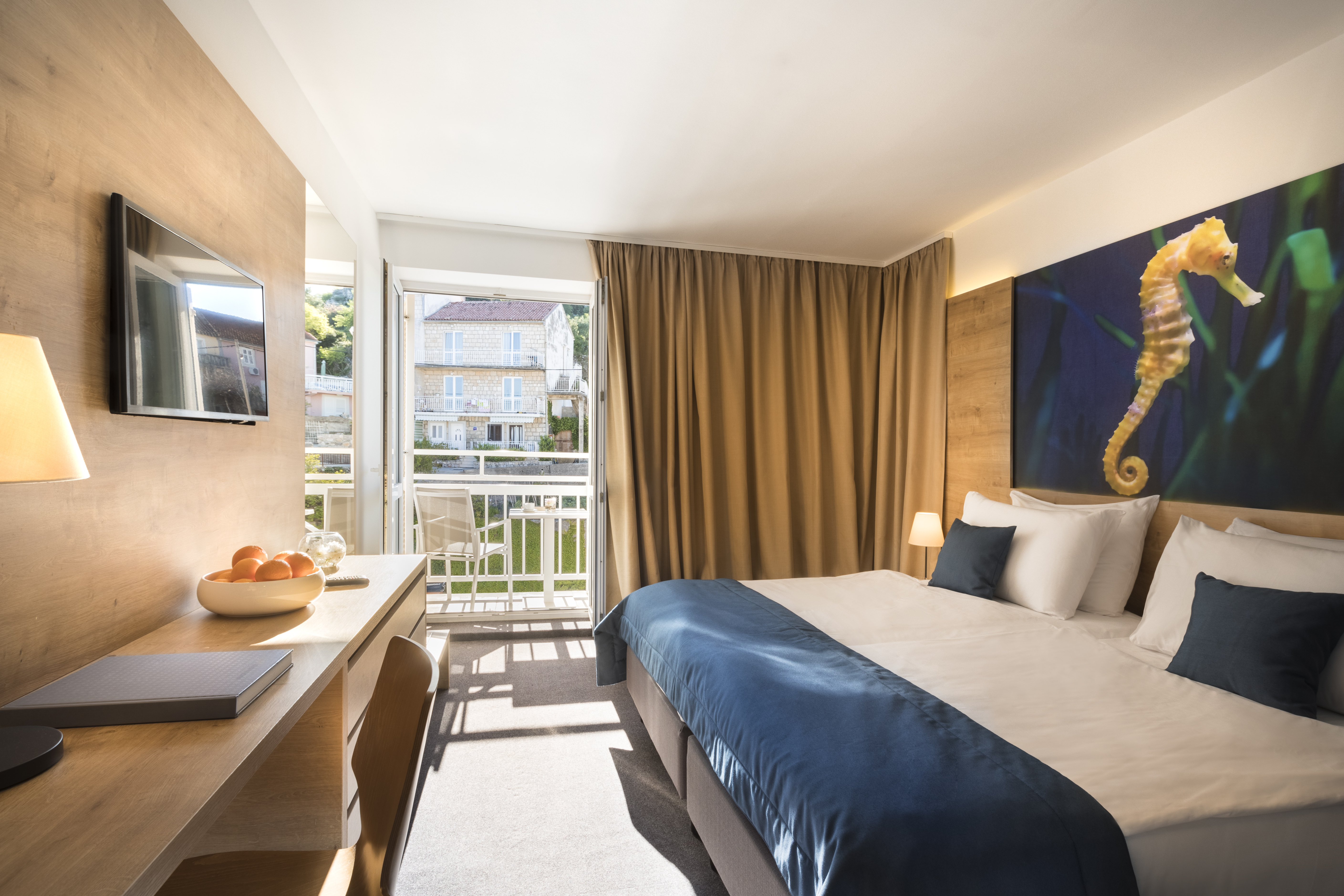 Twin Park View with Balcony