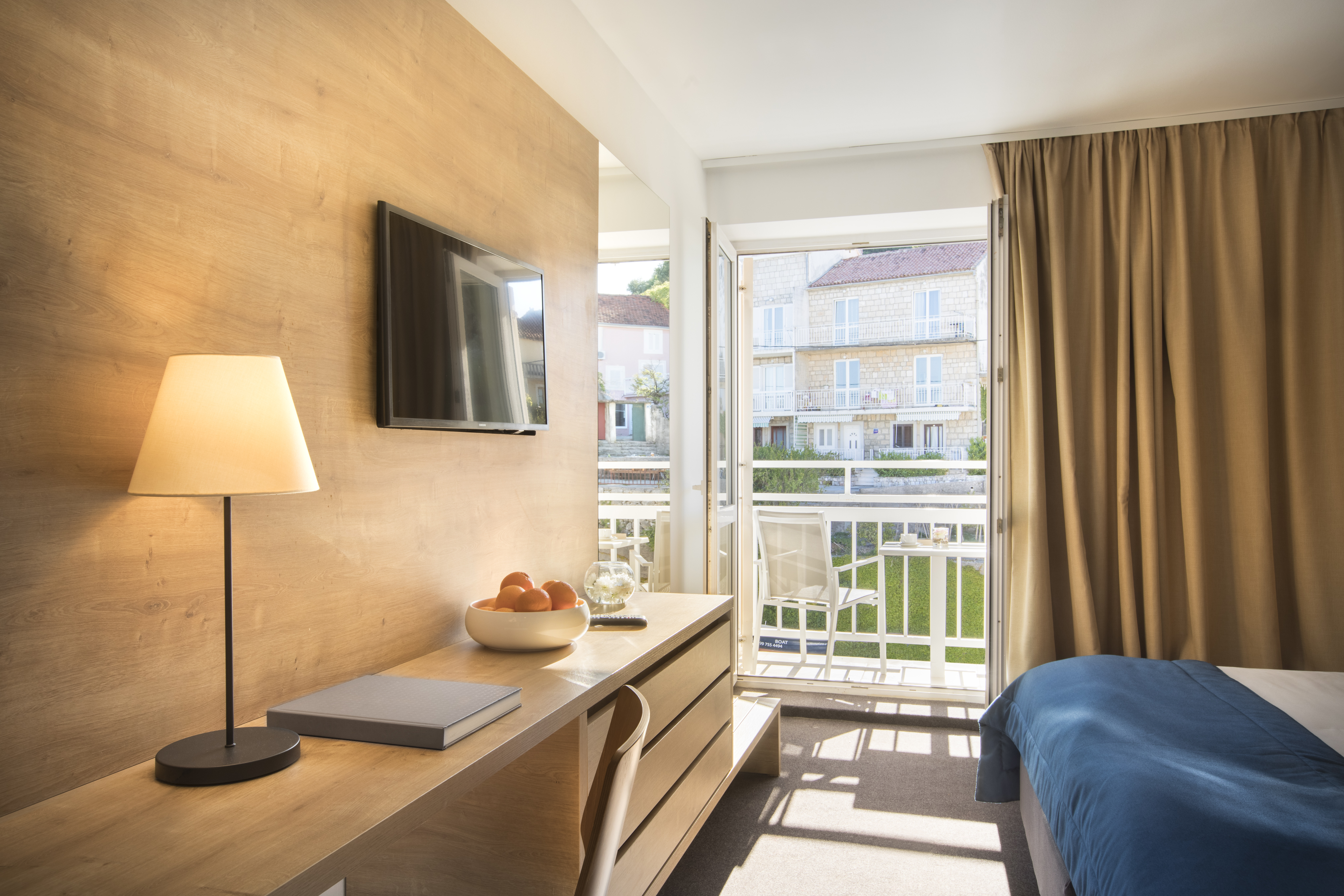 Twin Park View with Balcony