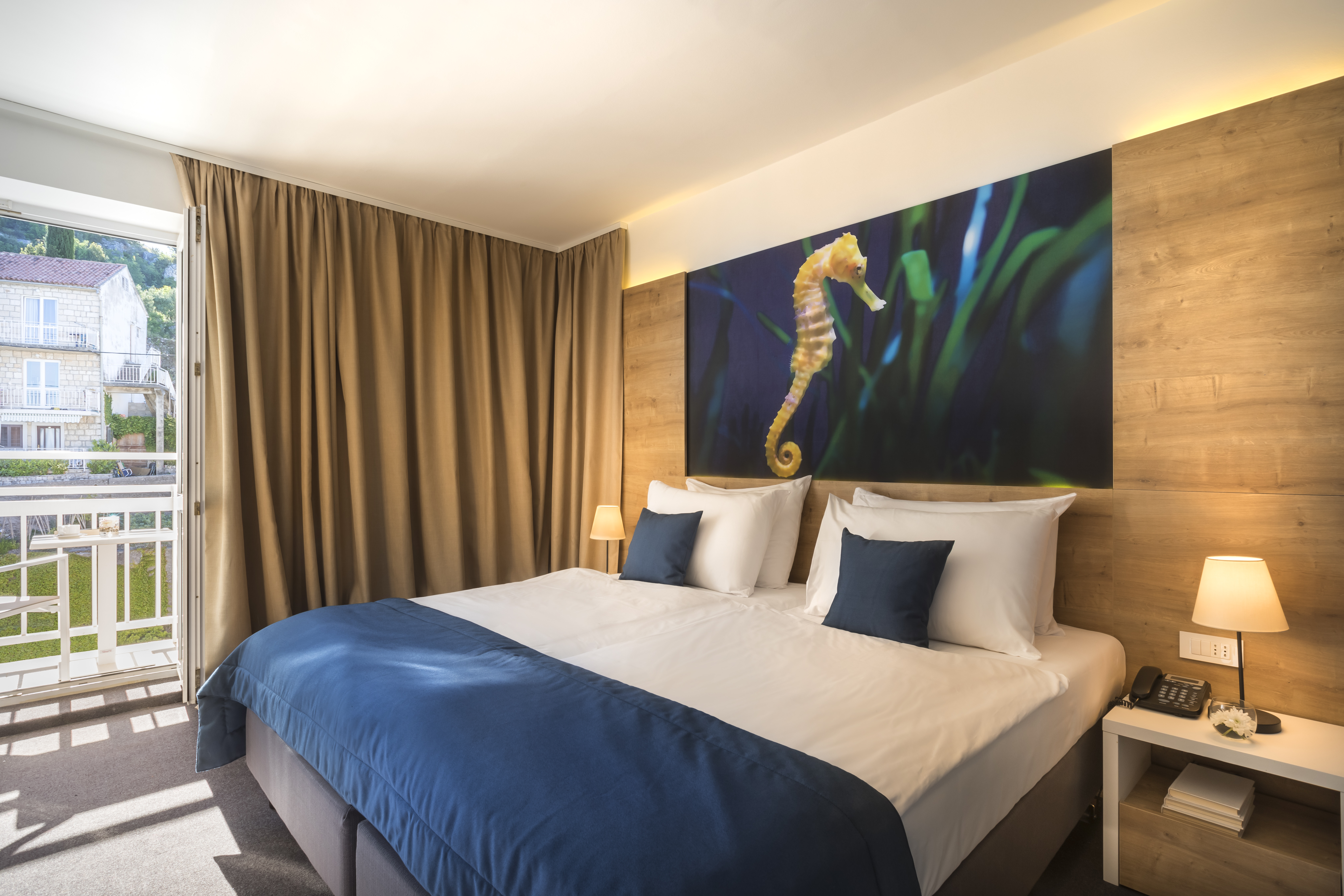 Twin Park View with Balcony