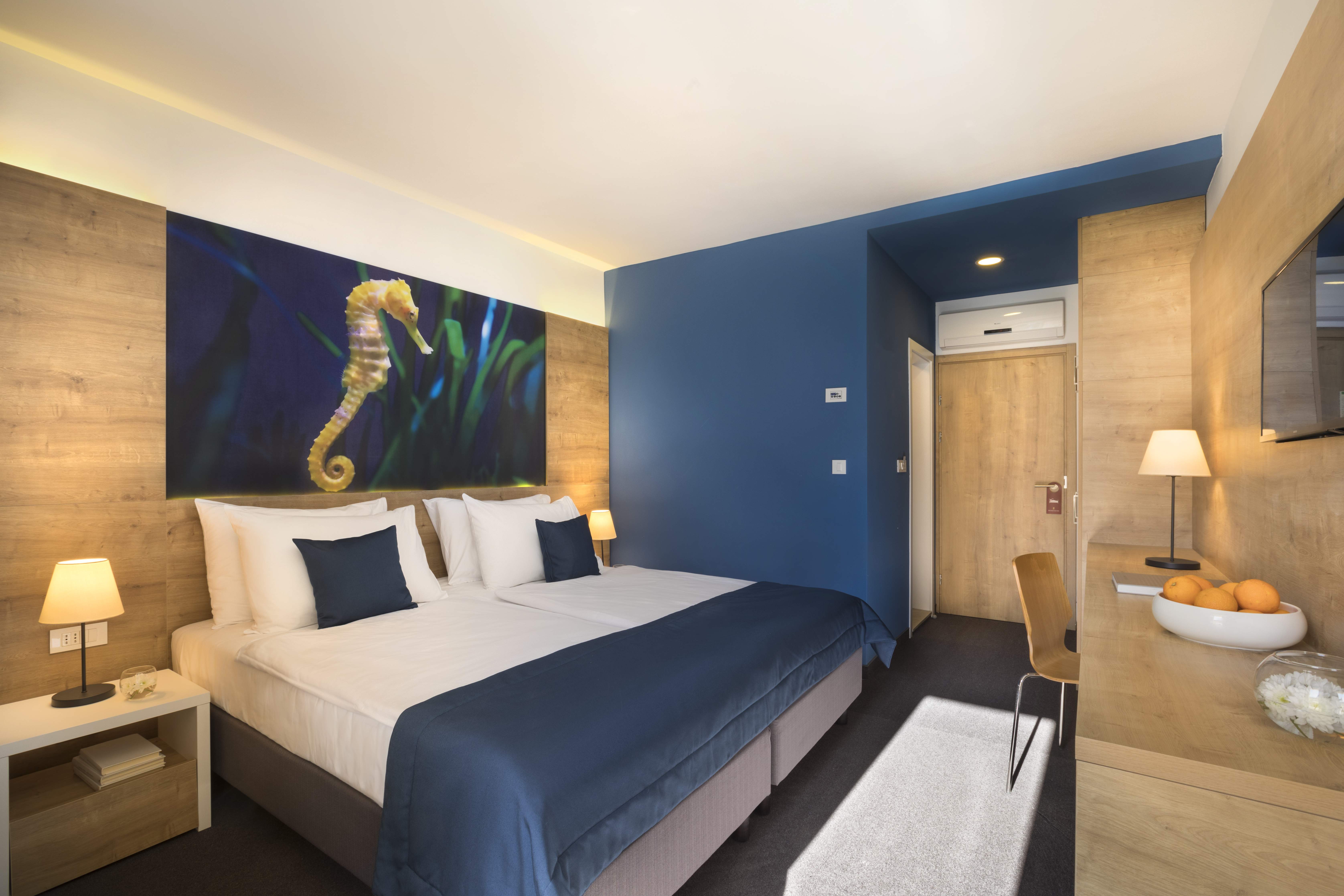 Twin Park View with Balcony