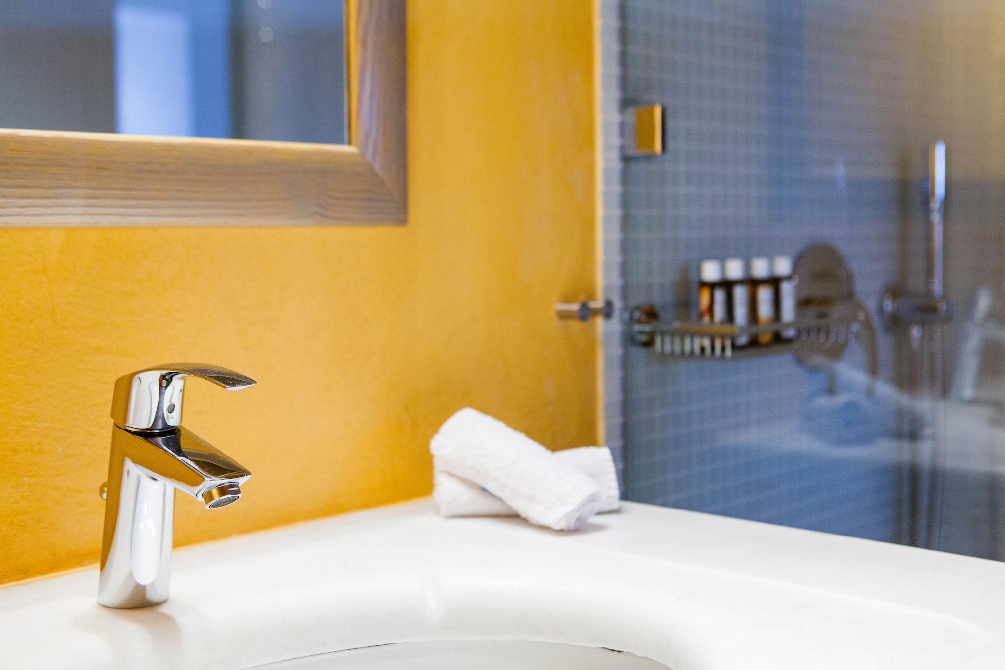 Suite Sea View King Bed