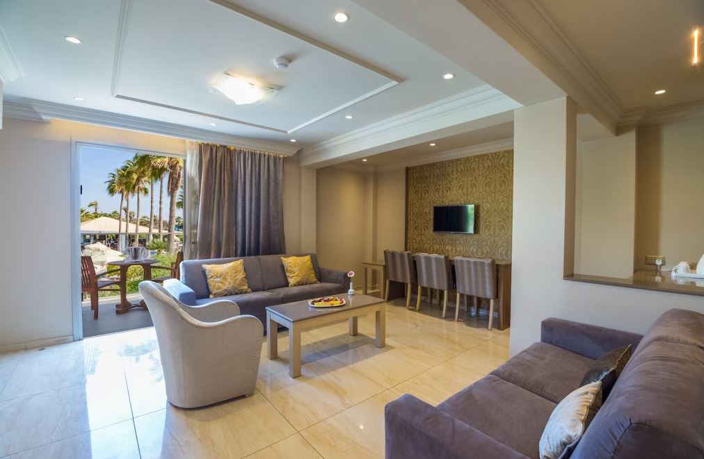 Suite Queen Size Bed